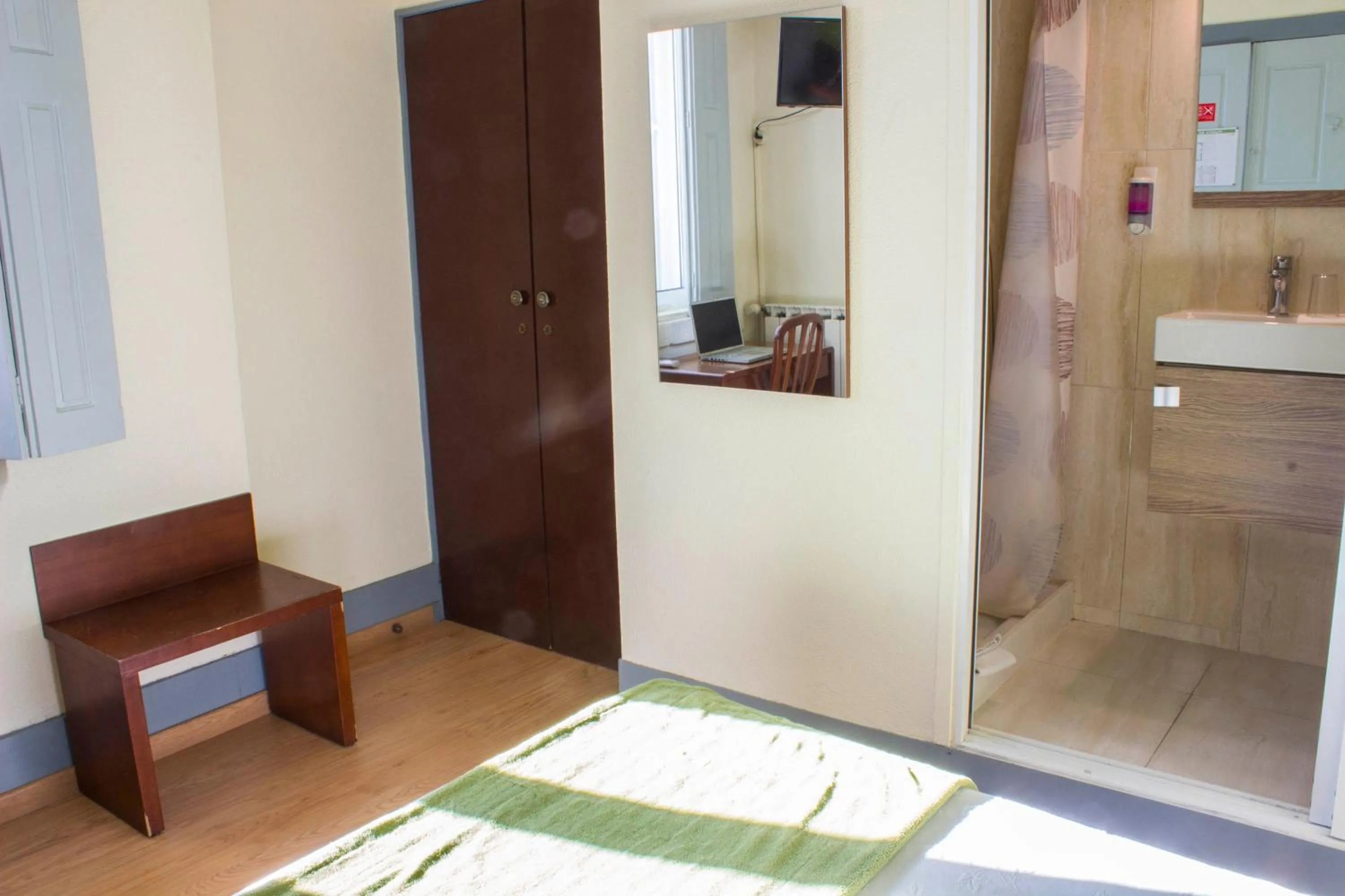 Bed in Hotel Estoril Porto