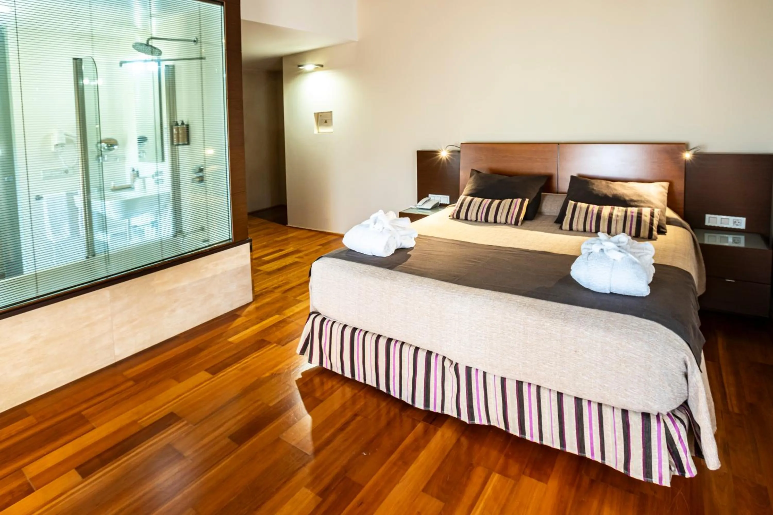 Bedroom, Bed in Hospedería Conventual Sierra de Gata