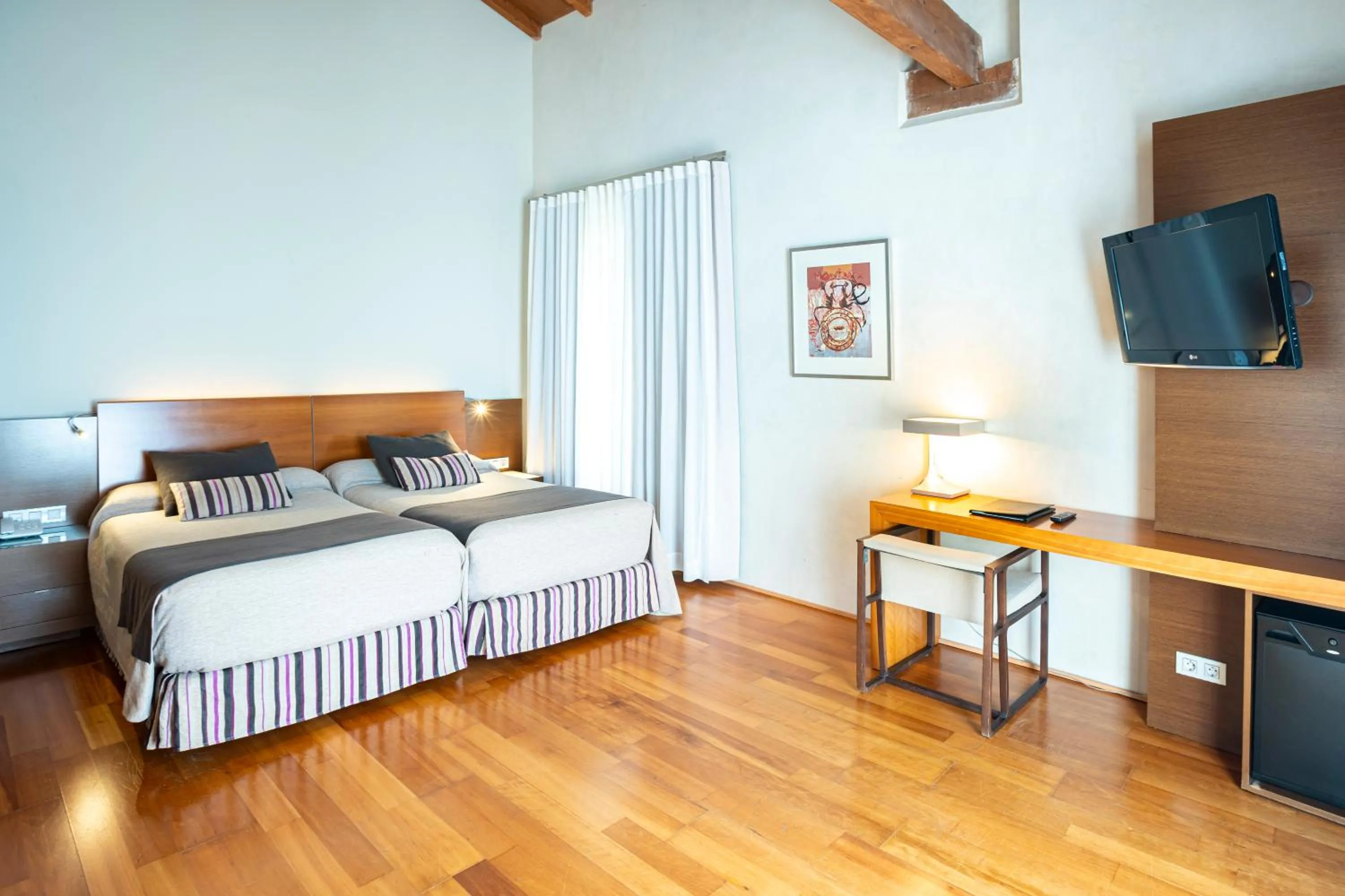 Bedroom, Bed in Hospedería Conventual Sierra de Gata