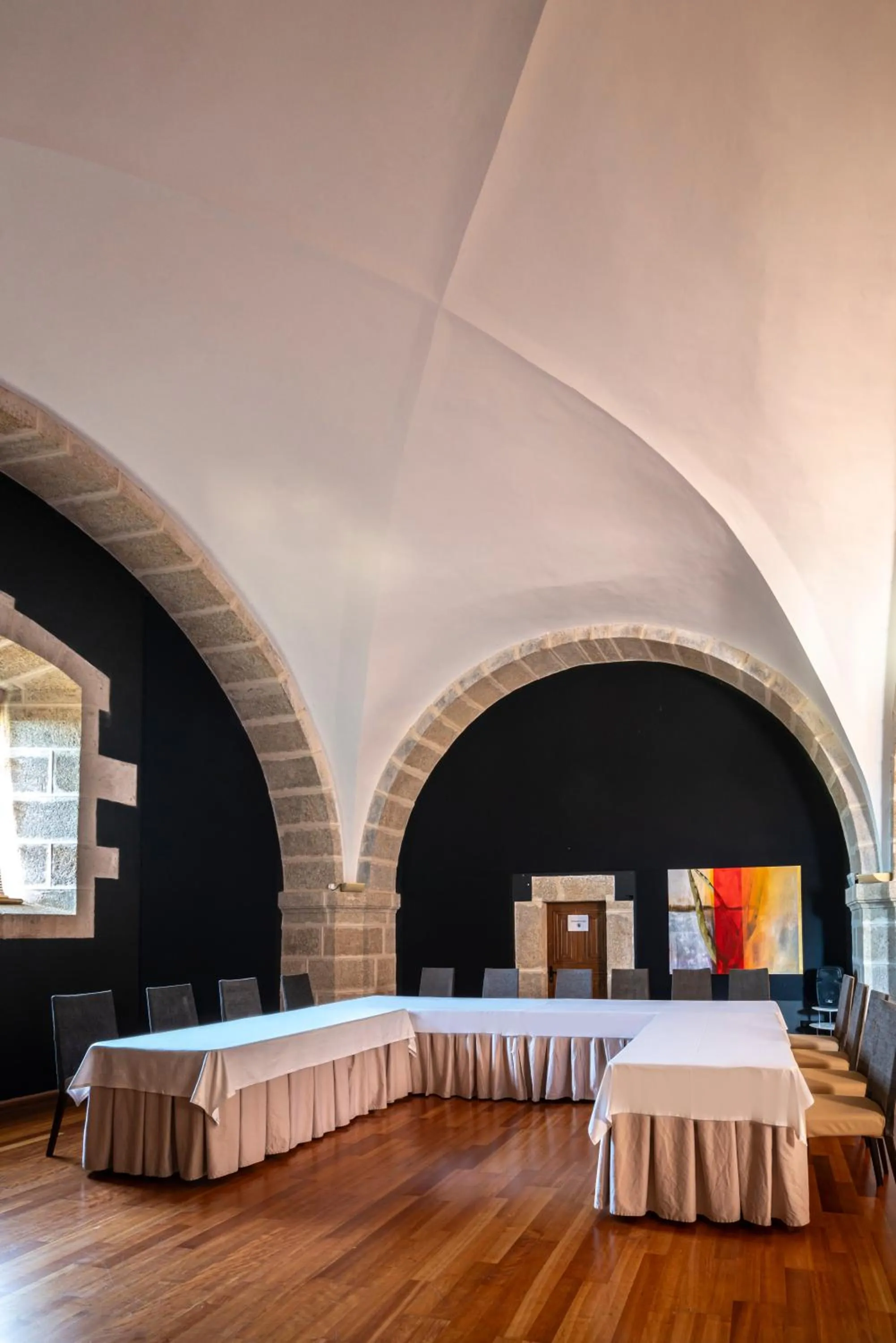 Meeting/conference room, Bed in Hospedería Conventual Sierra de Gata