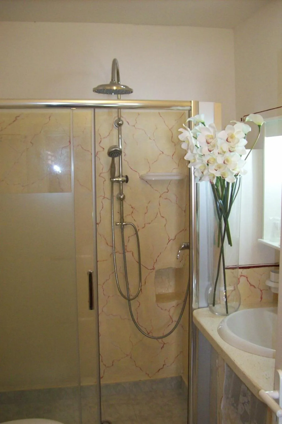 Bathroom in B&B Dimora Muzio and Restaurant