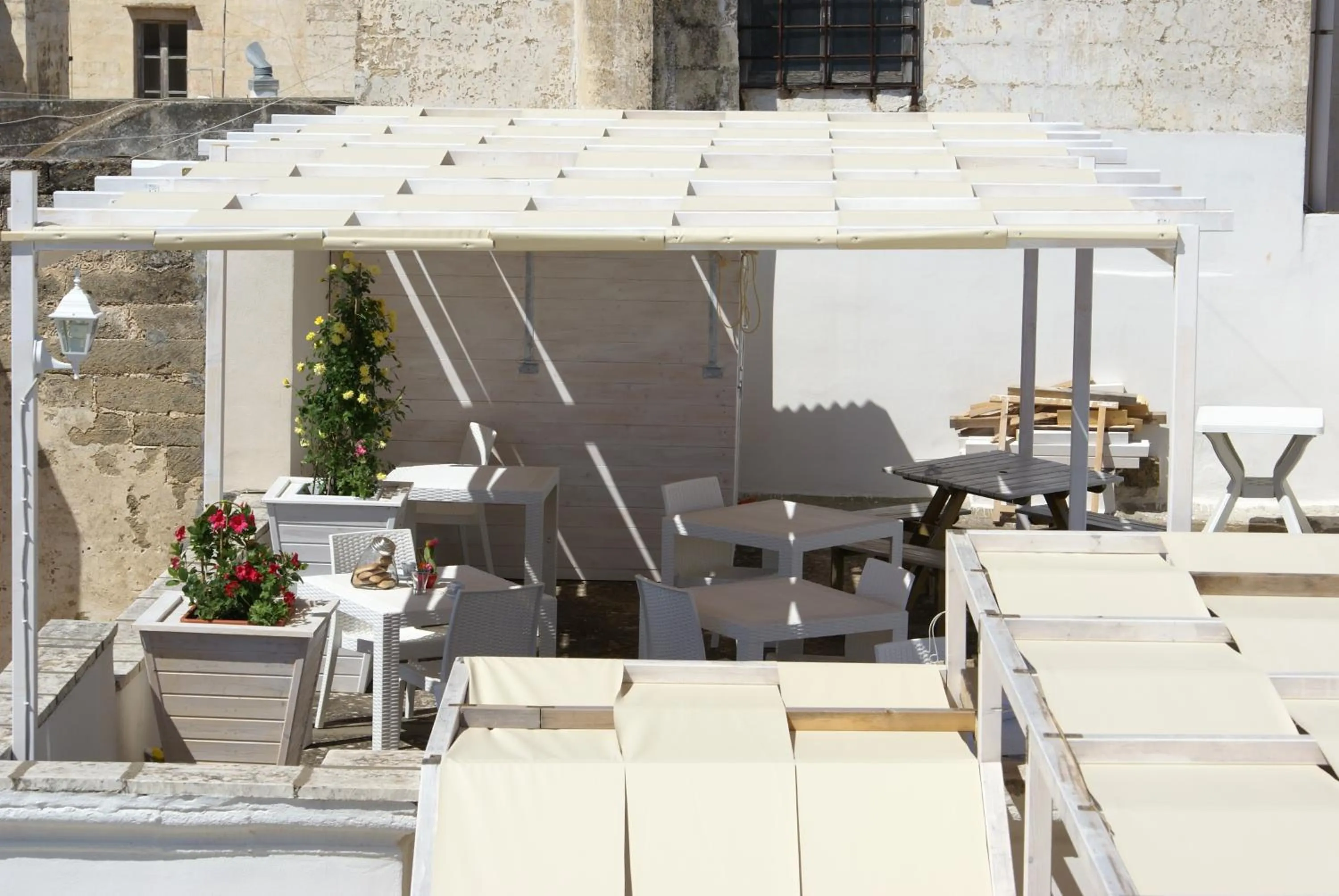 Patio in B&B Dimora Muzio and Restaurant