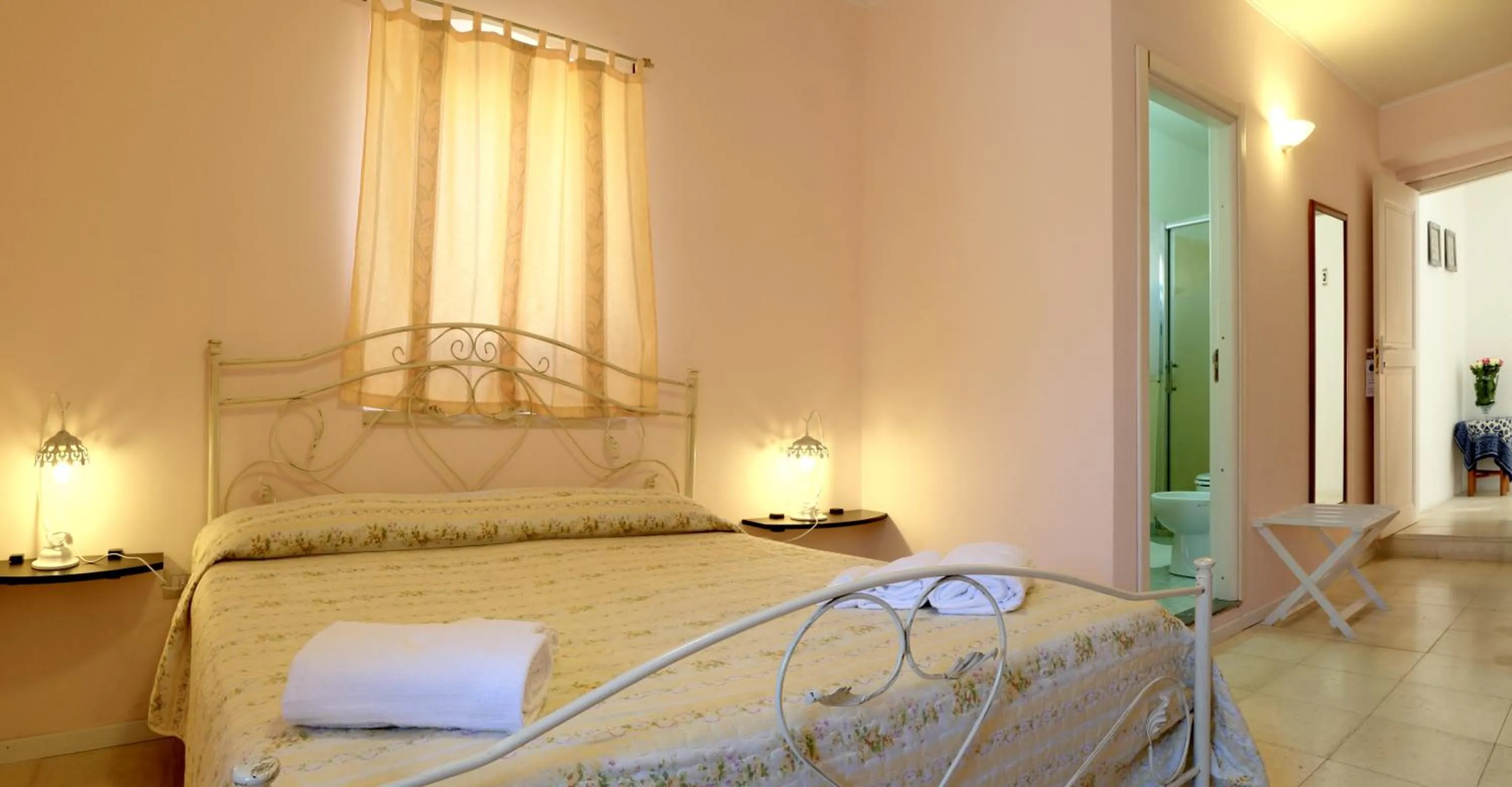 Bed in B&B Dimora Muzio and Restaurant