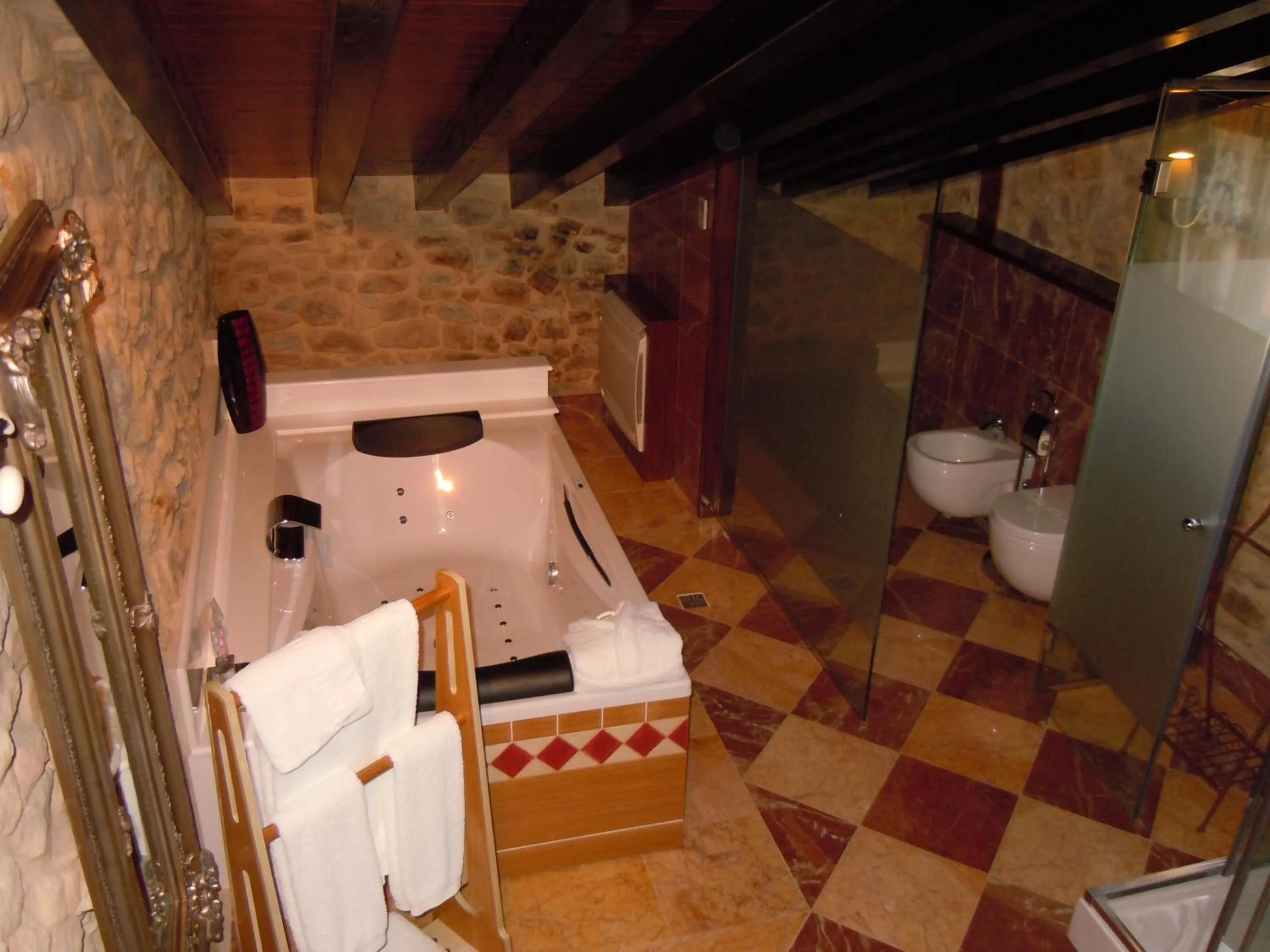 Bathroom in Posada La Torre de los Isla & Spa