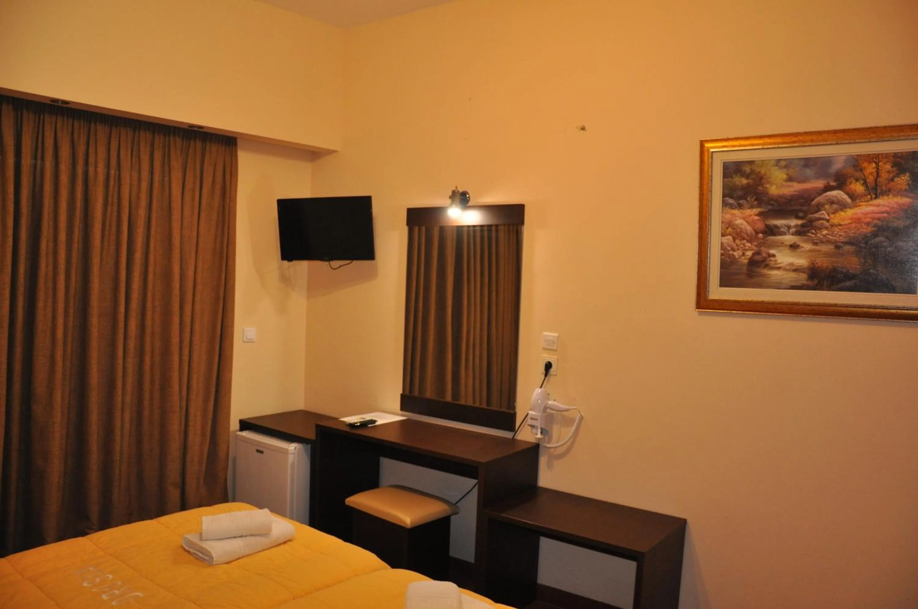 TV and multimedia, Bed in Hotel Drosia