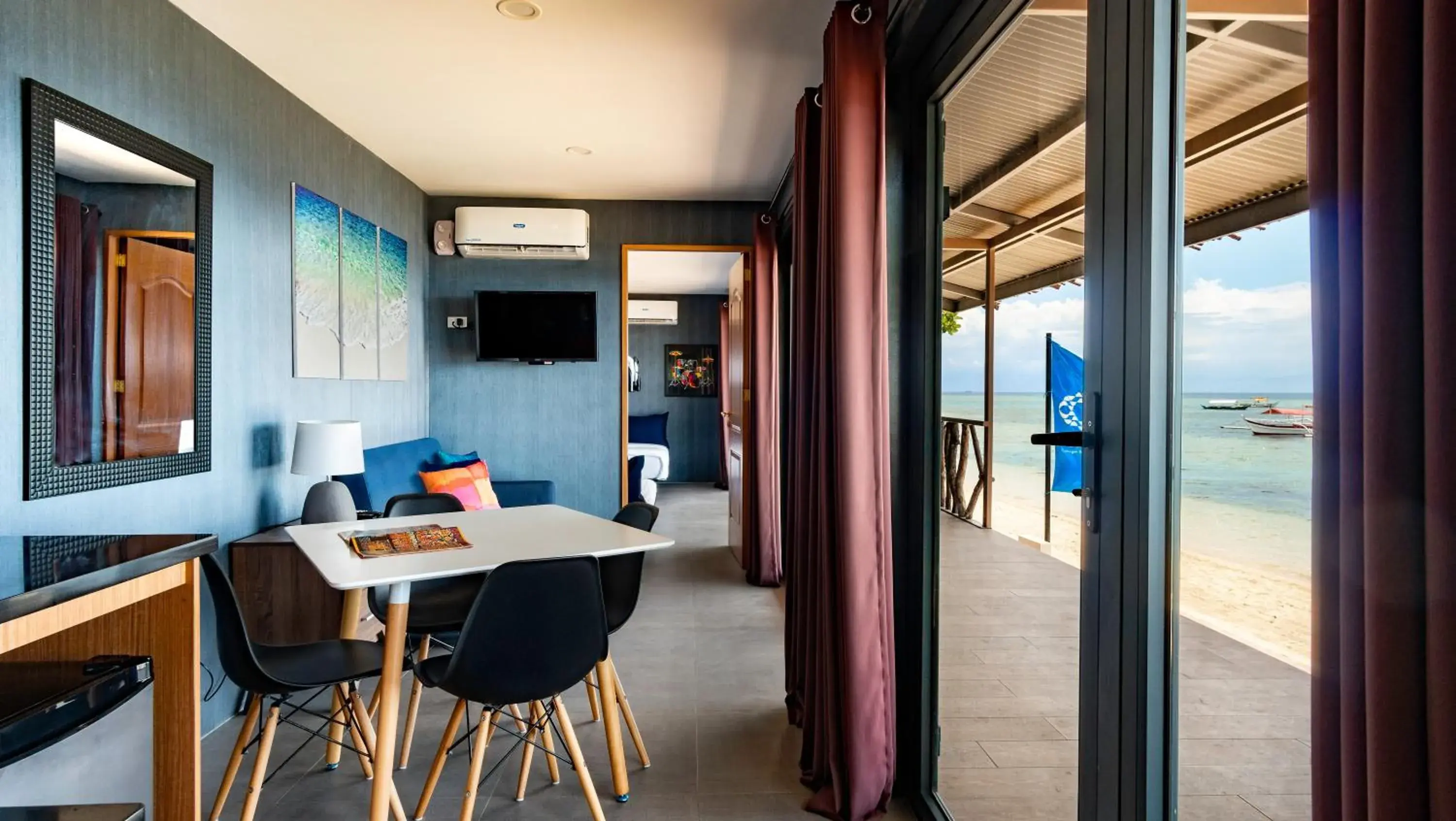 Living room in Crusoe Cabins Casobe Living room in Crusoe Cabins Casobe