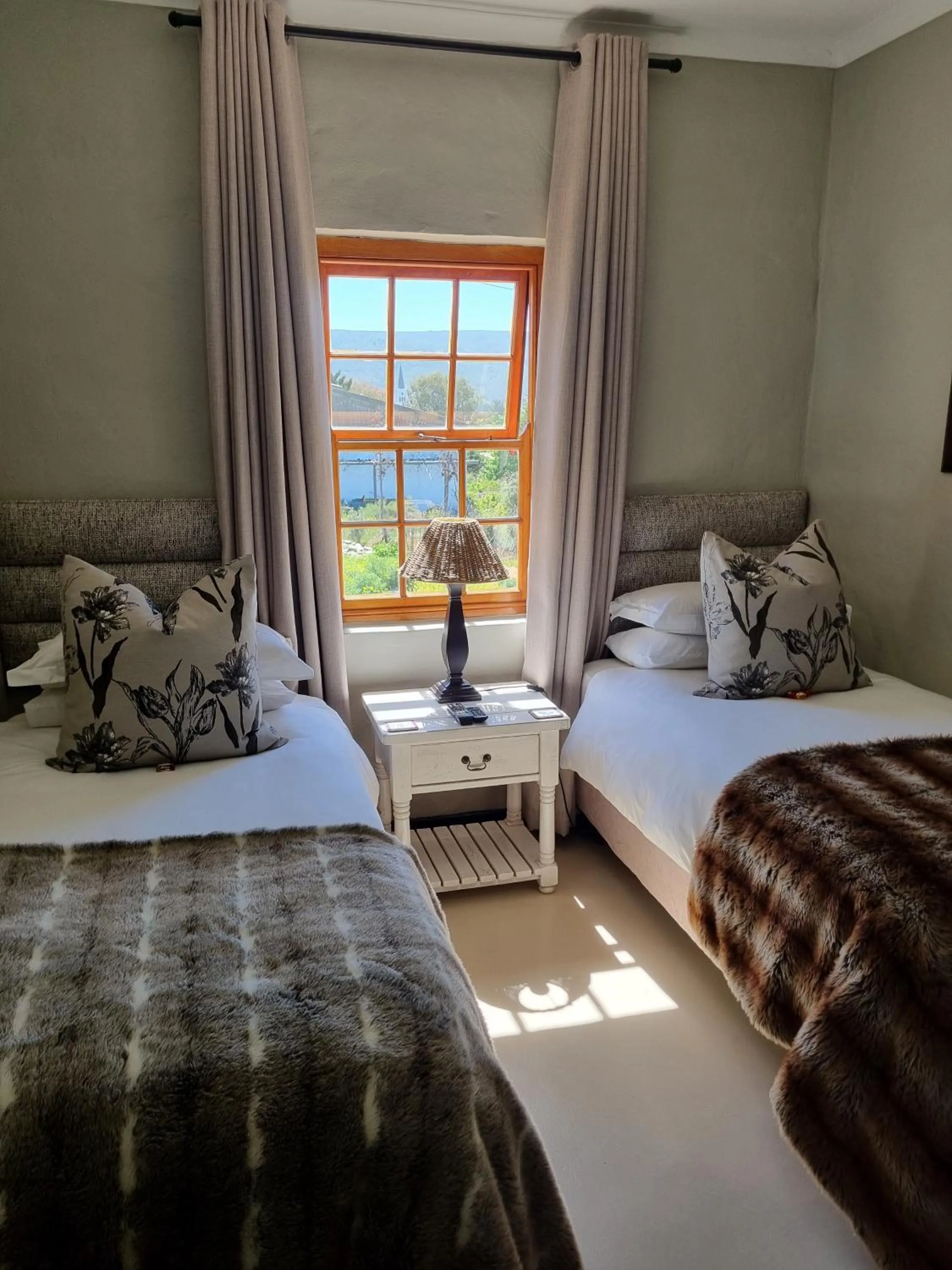Bed in Barrydale Karoo - BOUTIQUE HOTEL