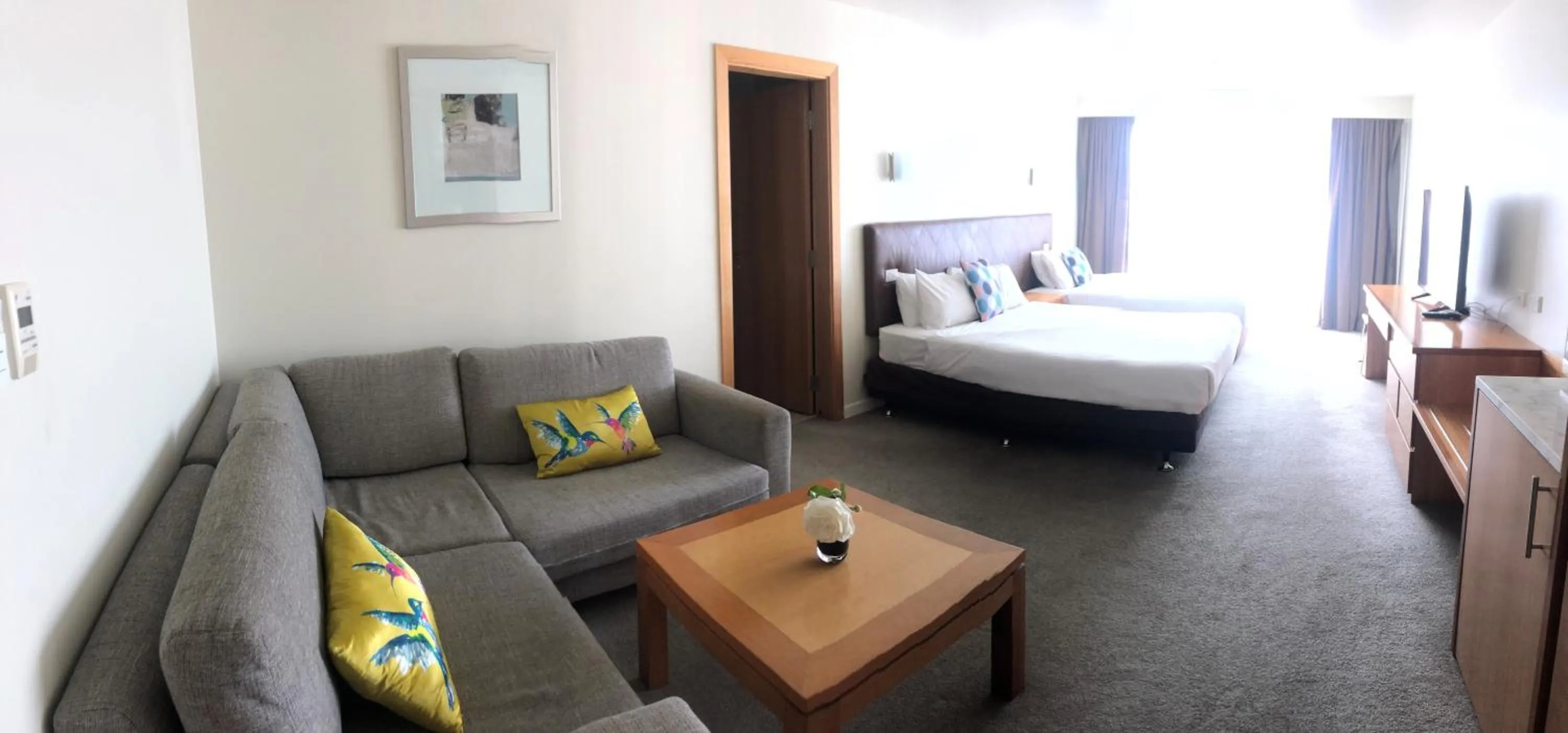 Photo of the whole room, Bed in Boulevard Hotel