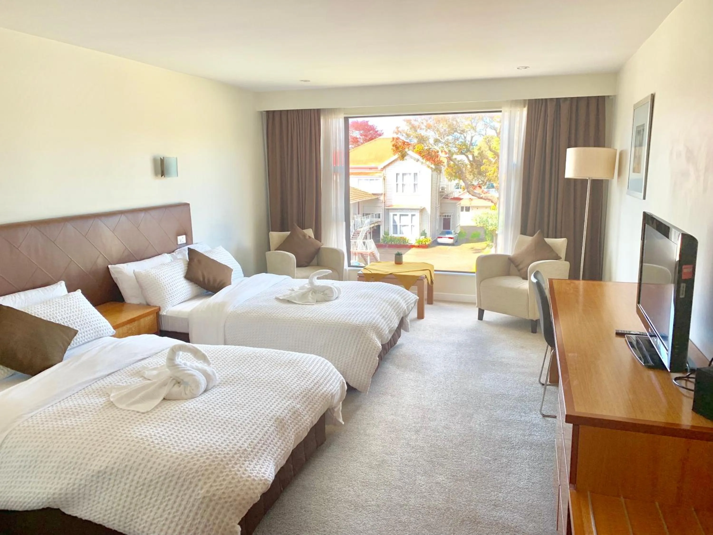 Photo of the whole room, Bed in Boulevard Hotel