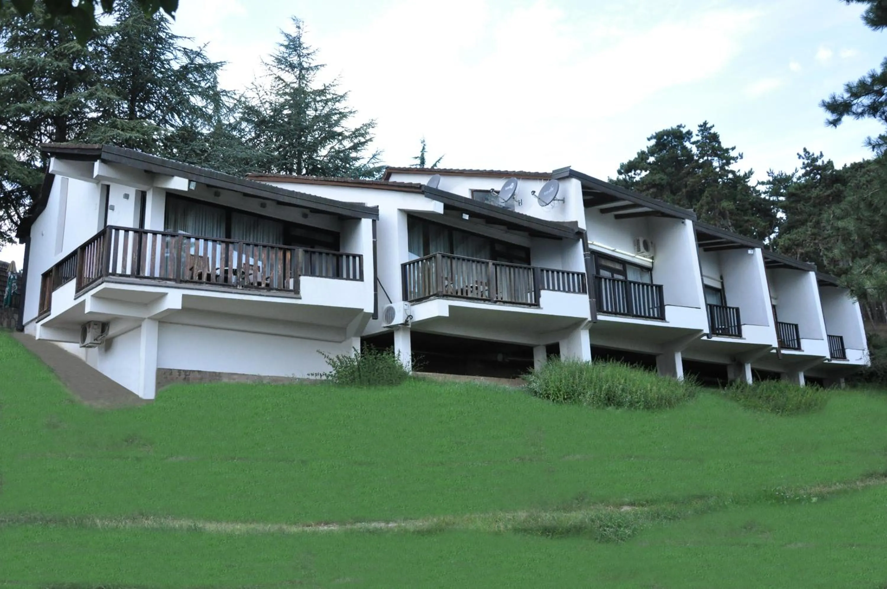 Property building in Hotel Simpo Pržar