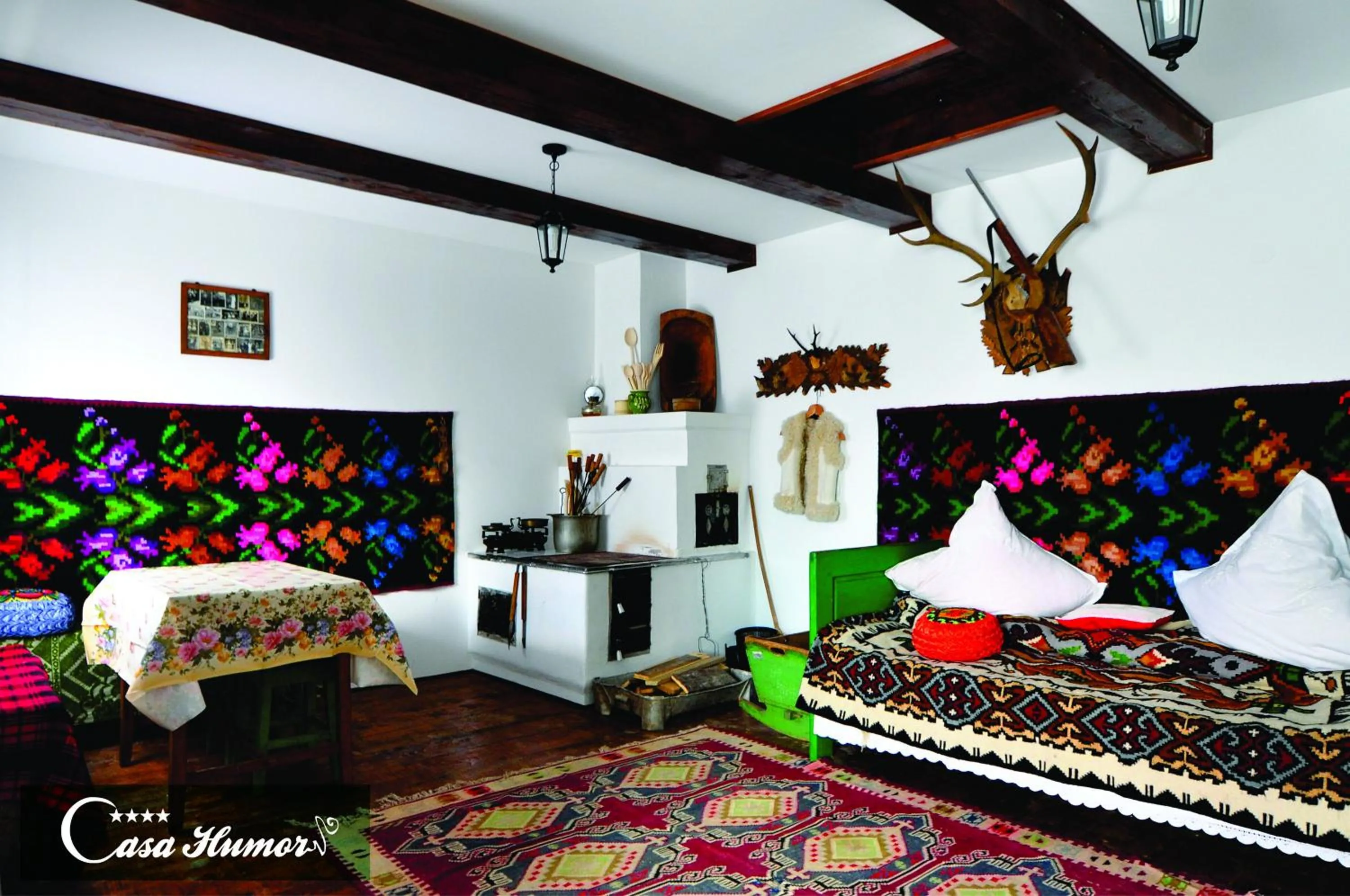 Decorative detail, Bed in Pension Casa Humor