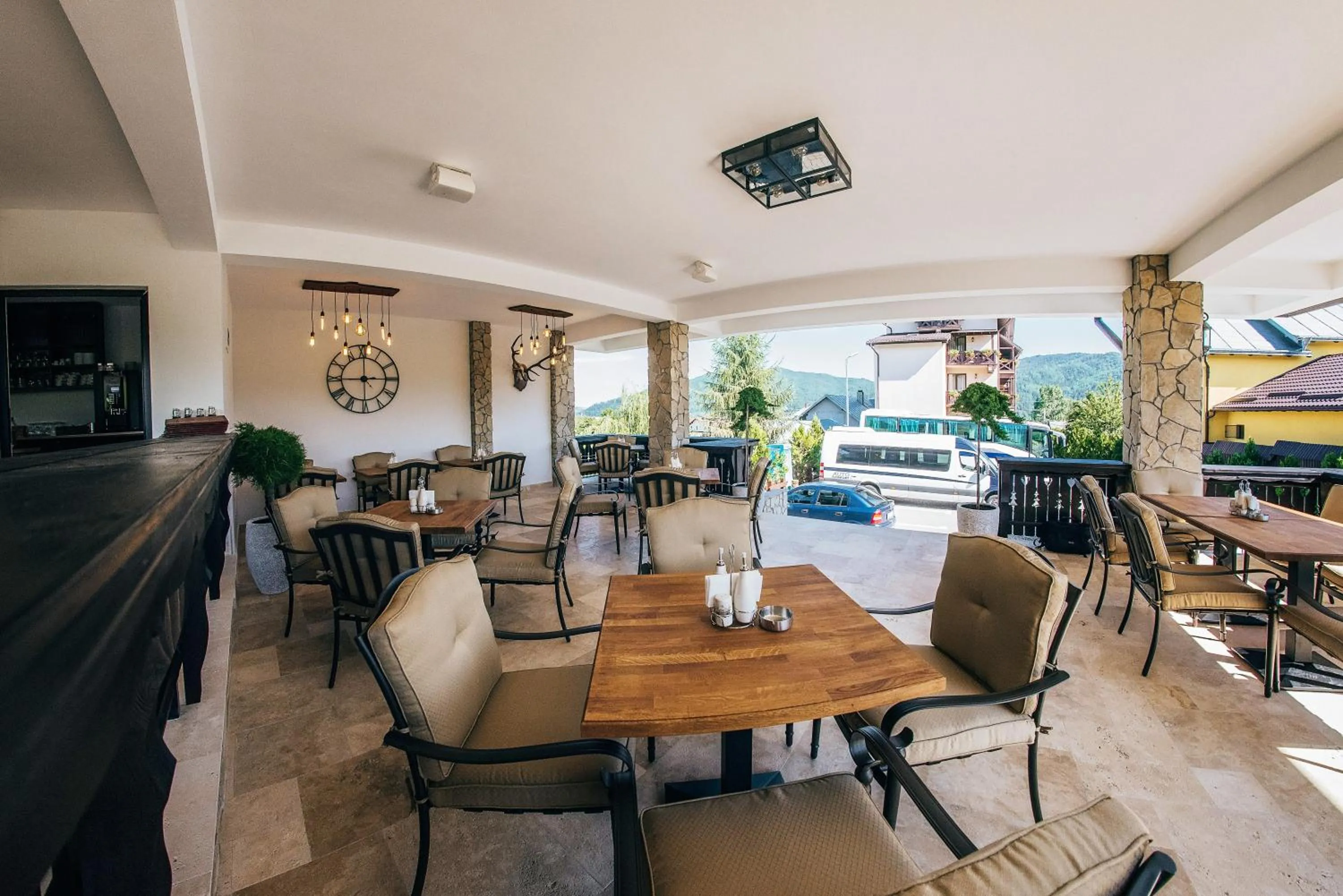 Restaurant/places to eat in Pension Casa Humor