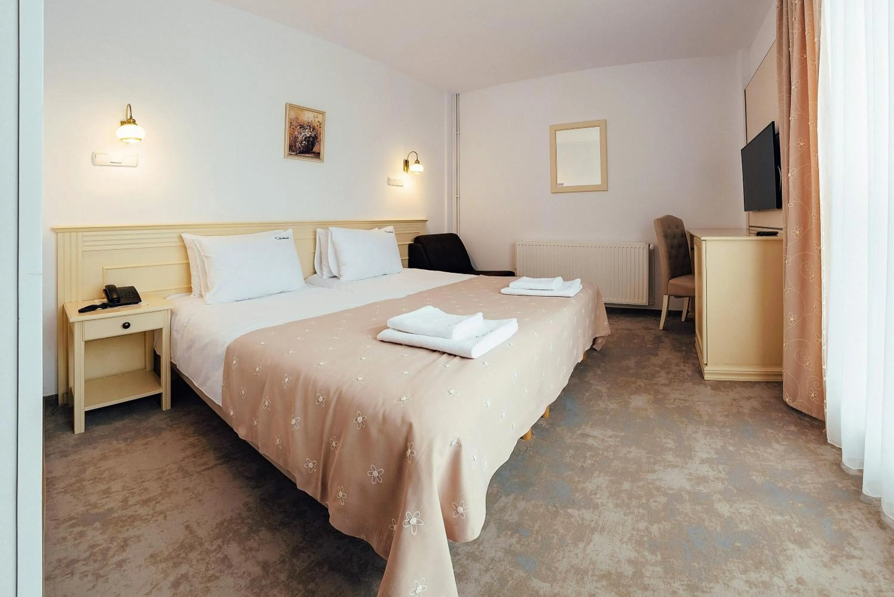 Photo of the whole room, Bed in Pension Casa Humor