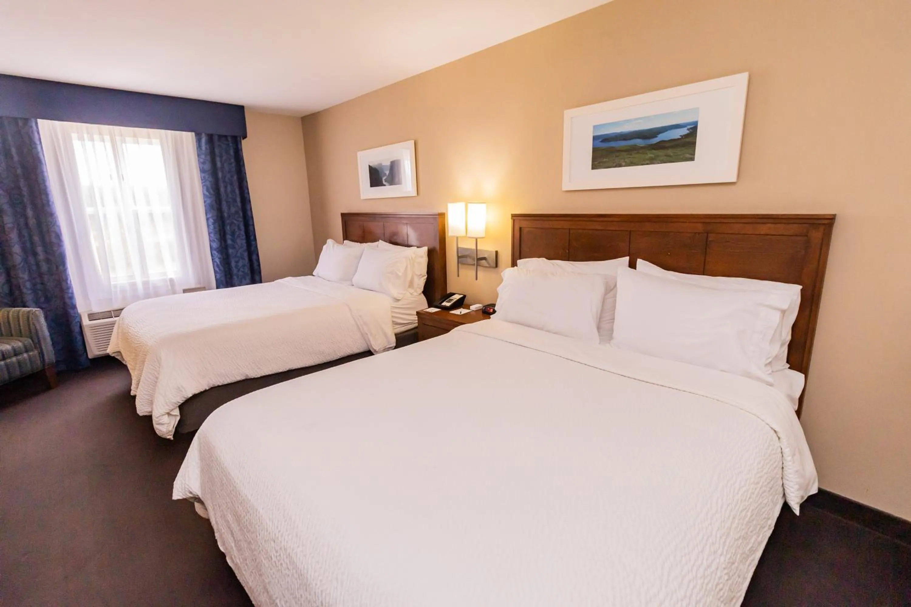 Bed in Deer Lake Horizon Hotel