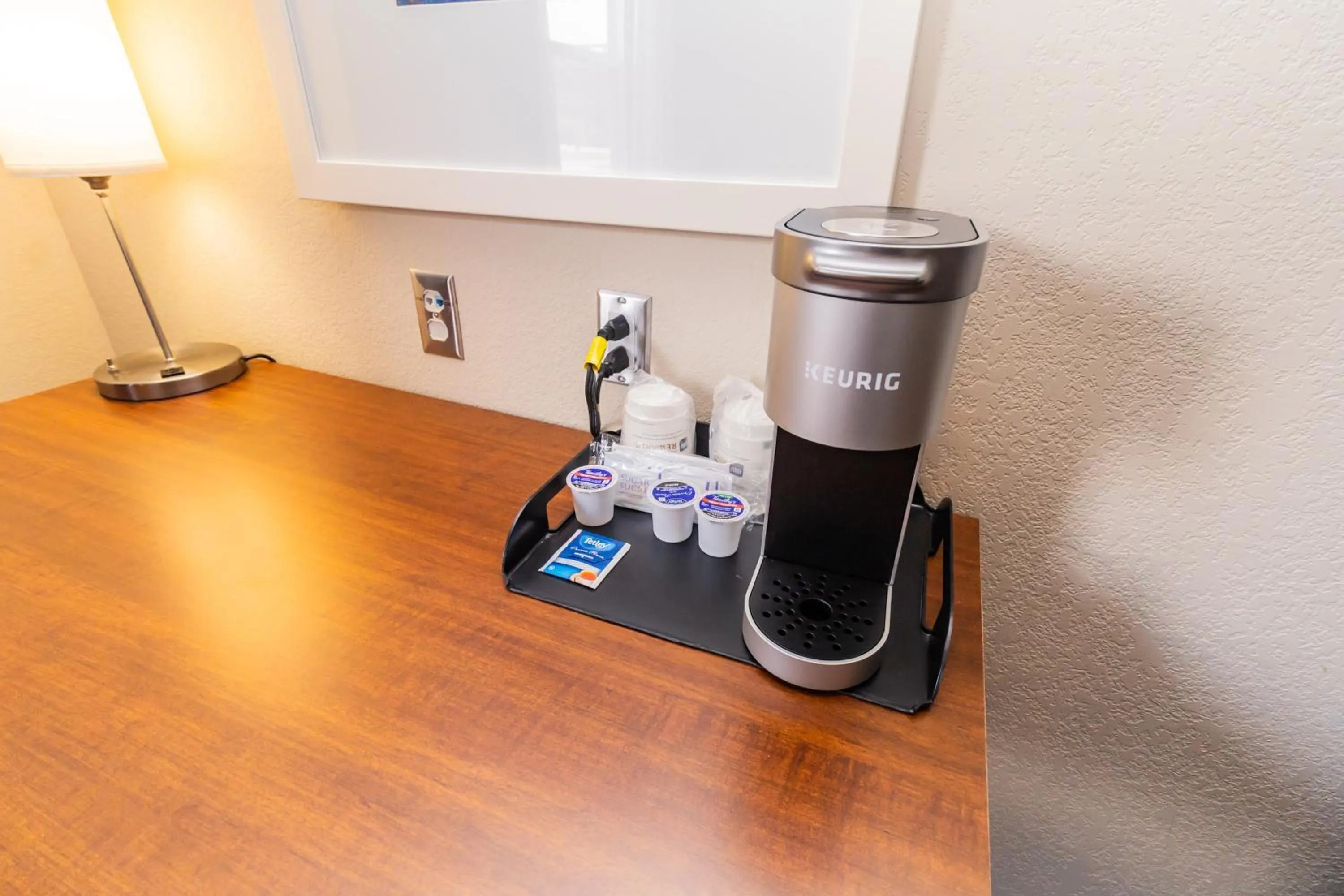 Coffee/tea facilities in Deer Lake Horizon Hotel