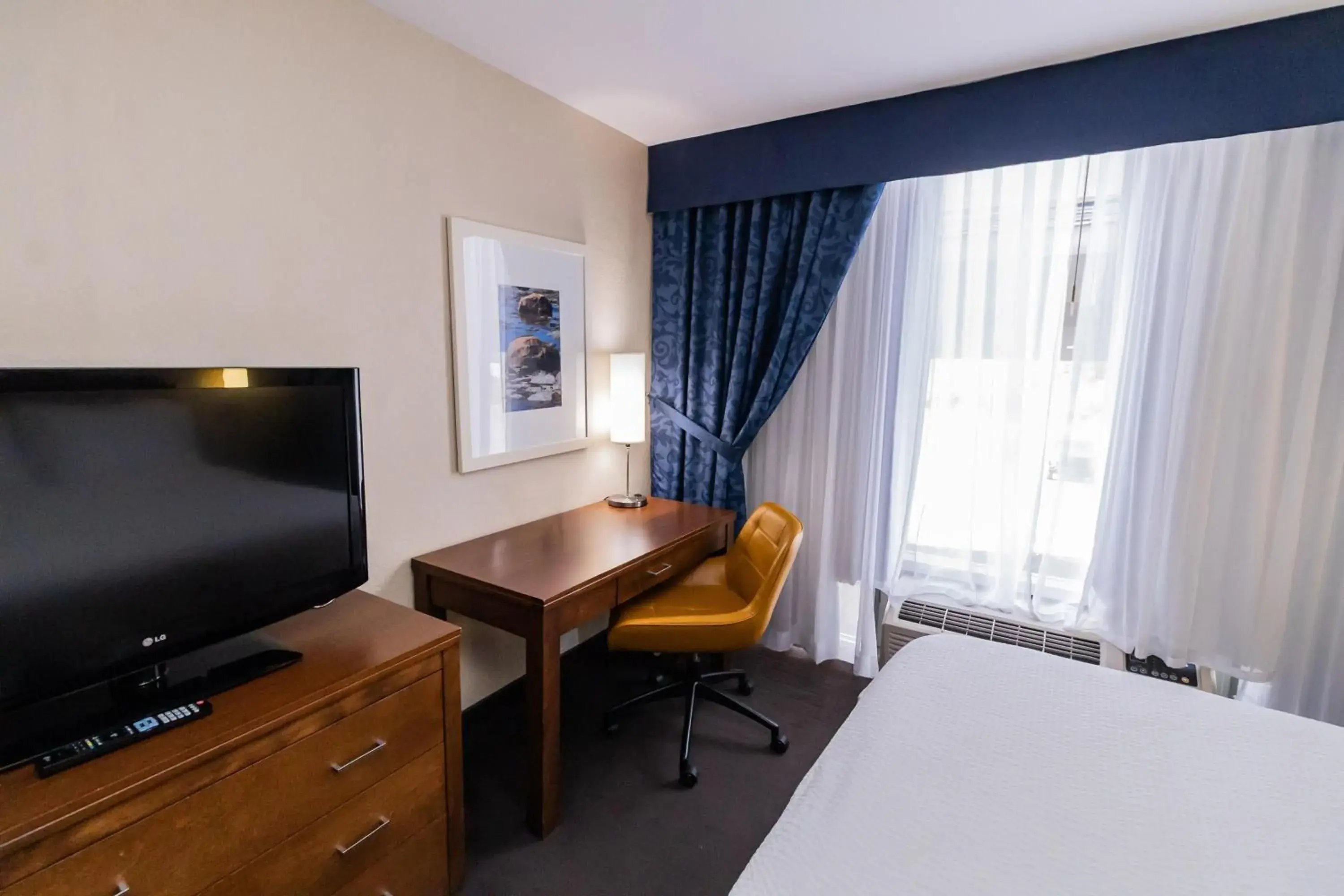 Bedroom, Bed in Deer Lake Horizon Hotel, BW Signature Collection Bedroom, Bed in Deer Lake Horizon Hotel, BW Signature Collection