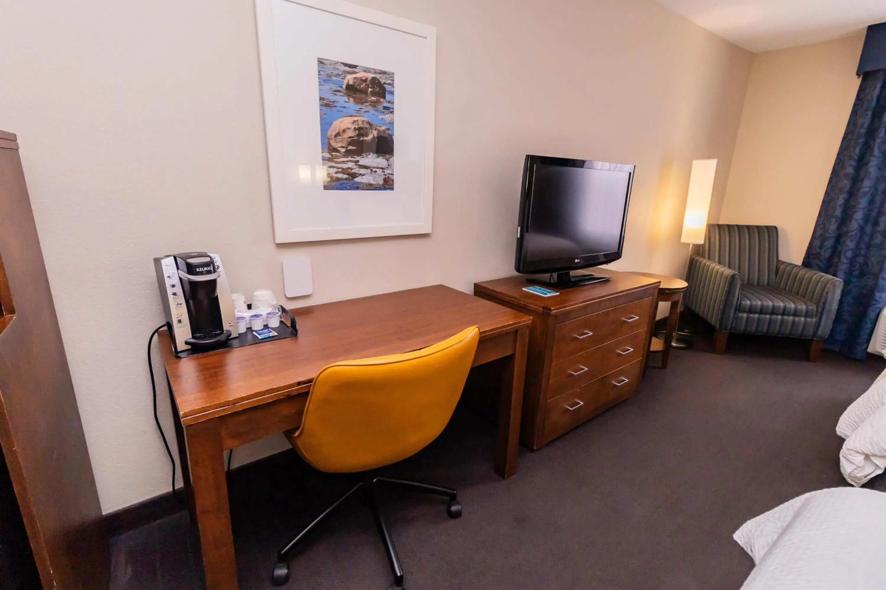 Bedroom, Bed in Deer Lake Horizon Hotel, BW Signature Collection