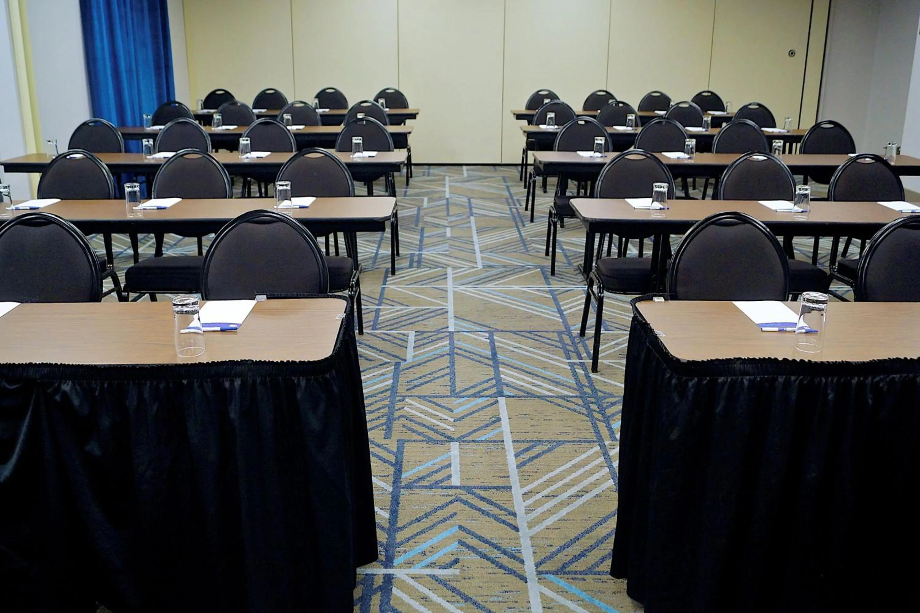 Meeting/conference room in Deer Lake Horizon Hotel
