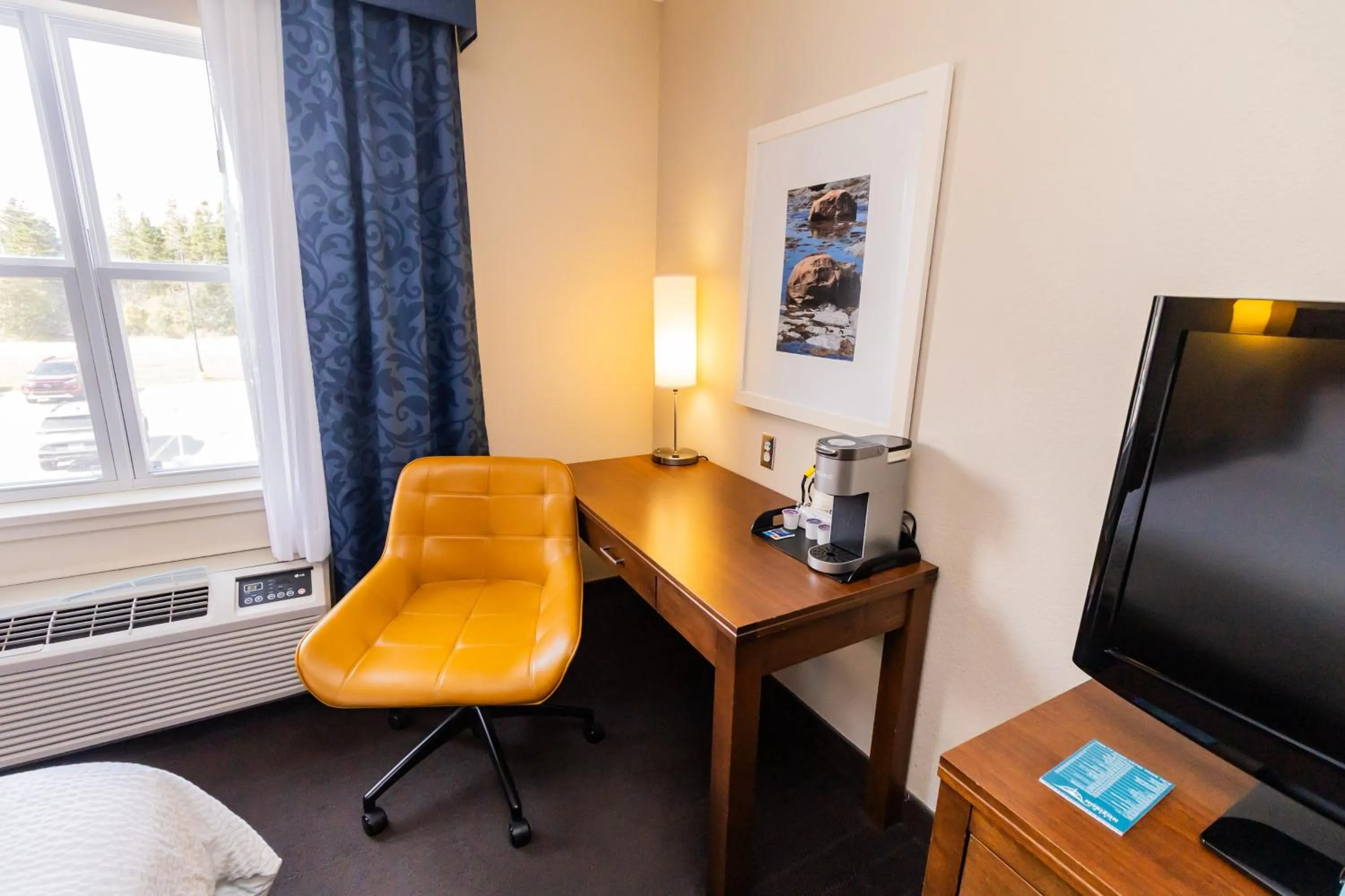 Seating area in Deer Lake Horizon Hotel