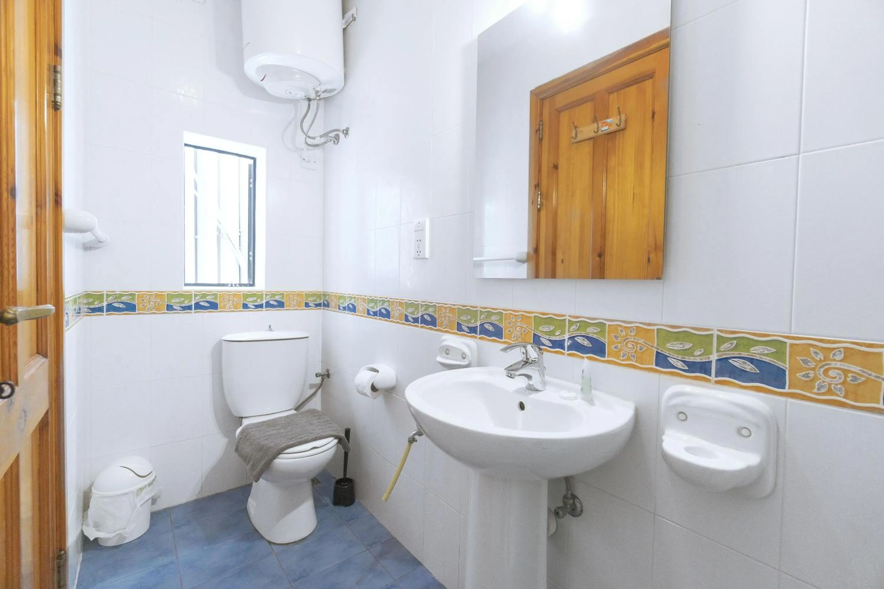 Bathroom in Harbour Lights seafront 2 bedroom apartments with panoramic sea views - by Getawaysmalta