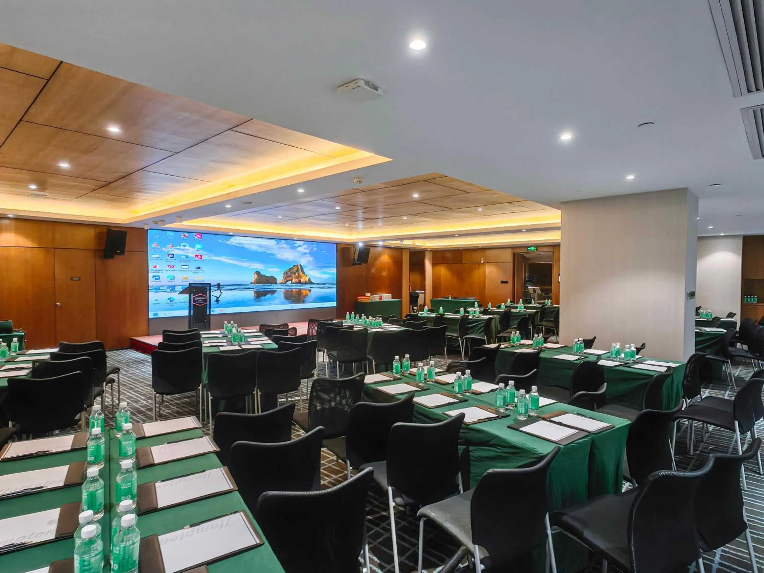 Hampton by Hilton Guangzhou Tianhe Sports Center