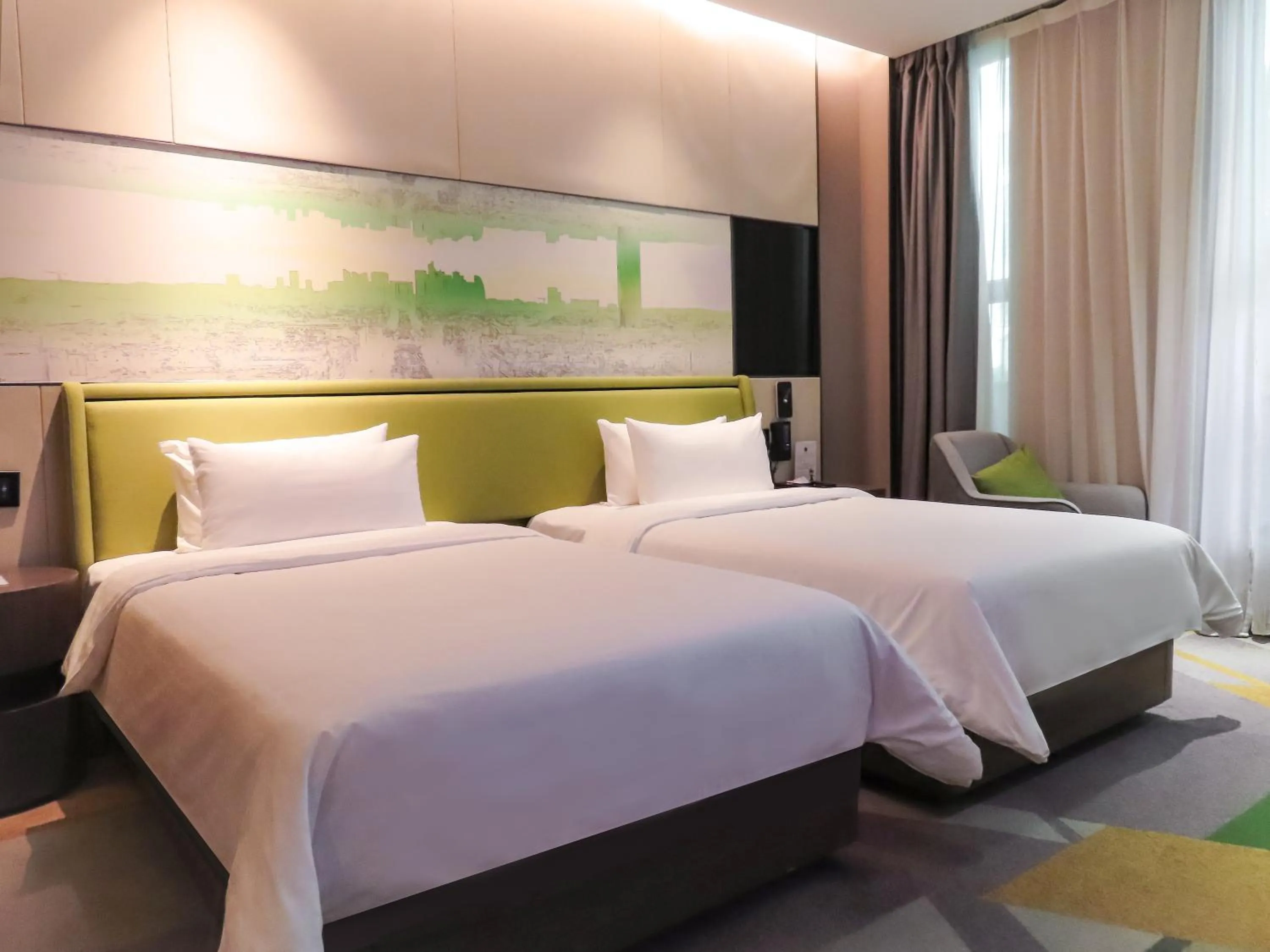 Bed in Hampton by Hilton Guangzhou Tianhe Sports Center
