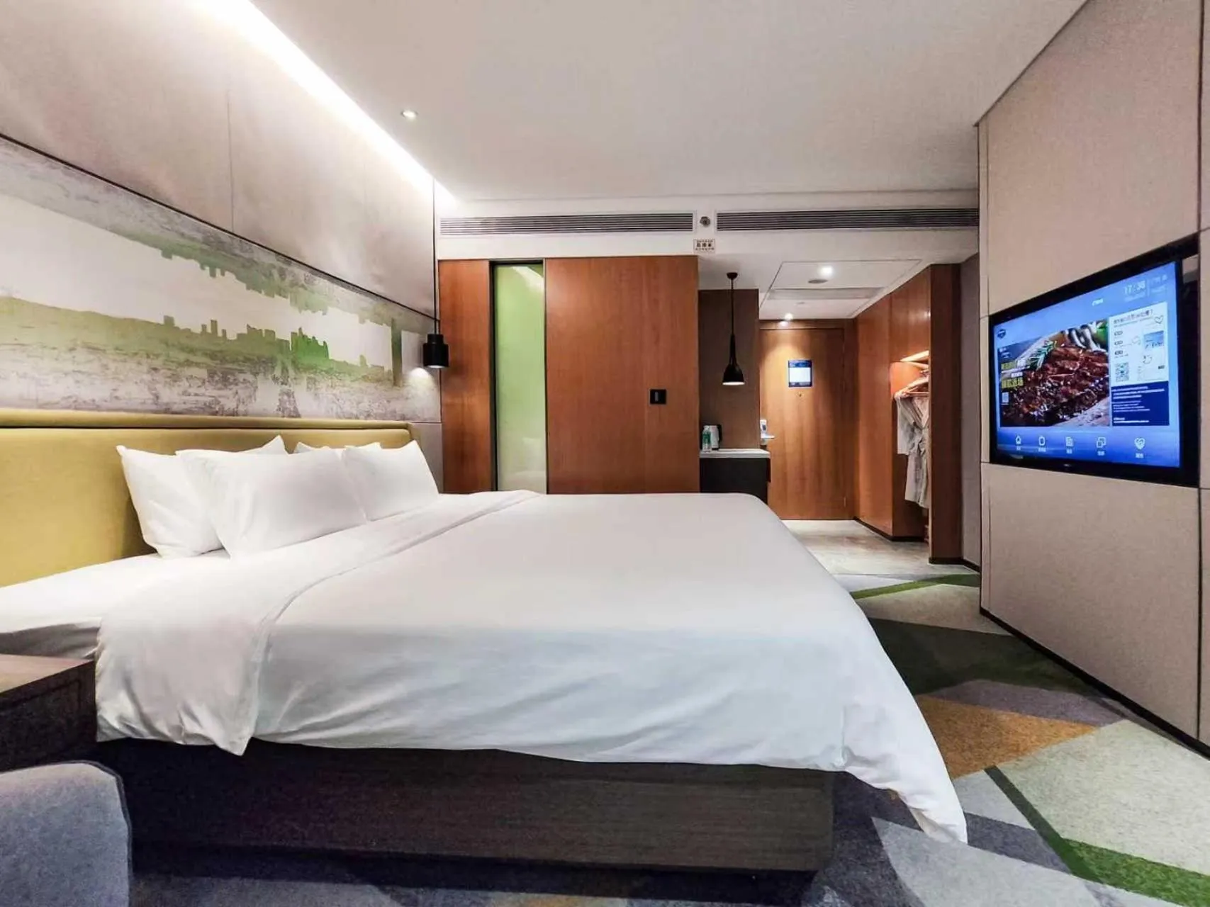 Bed in Hampton by Hilton Guangzhou Tianhe Sports Center