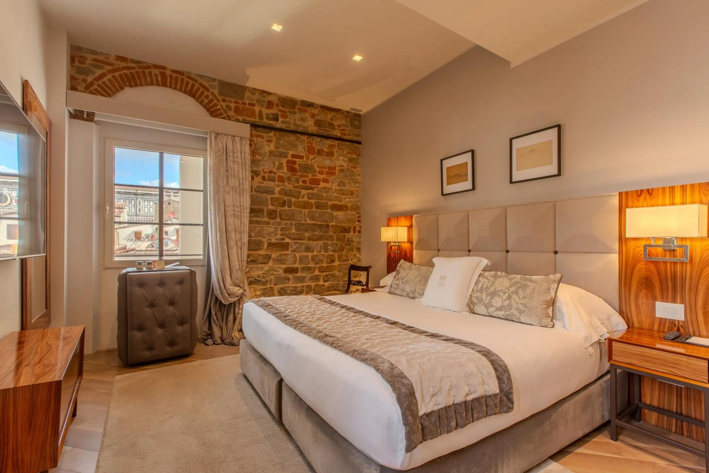 Bedroom, Bed in Donati Luxury Tower Suites