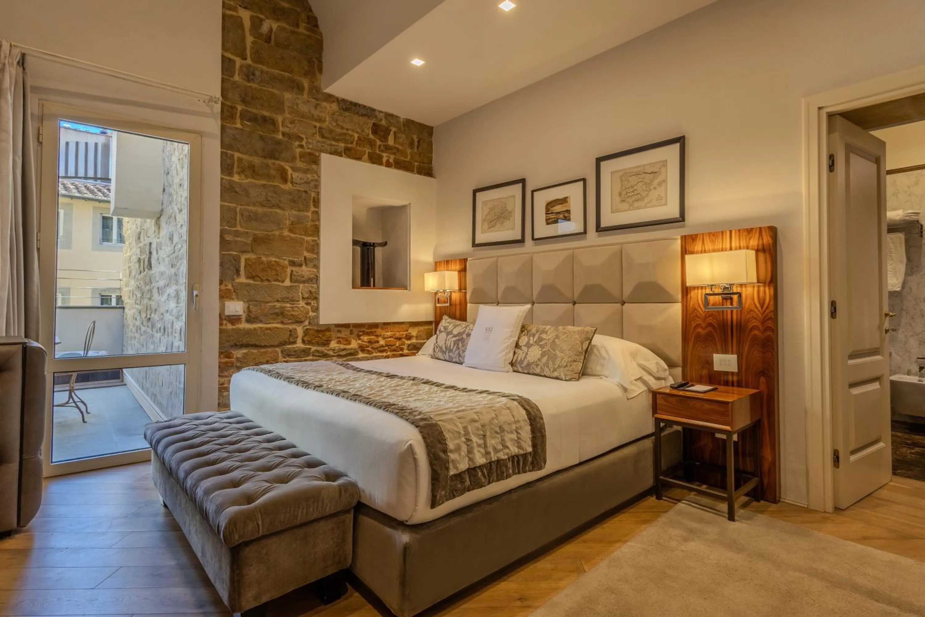 Bedroom, Bed in Donati Luxury Tower Suites