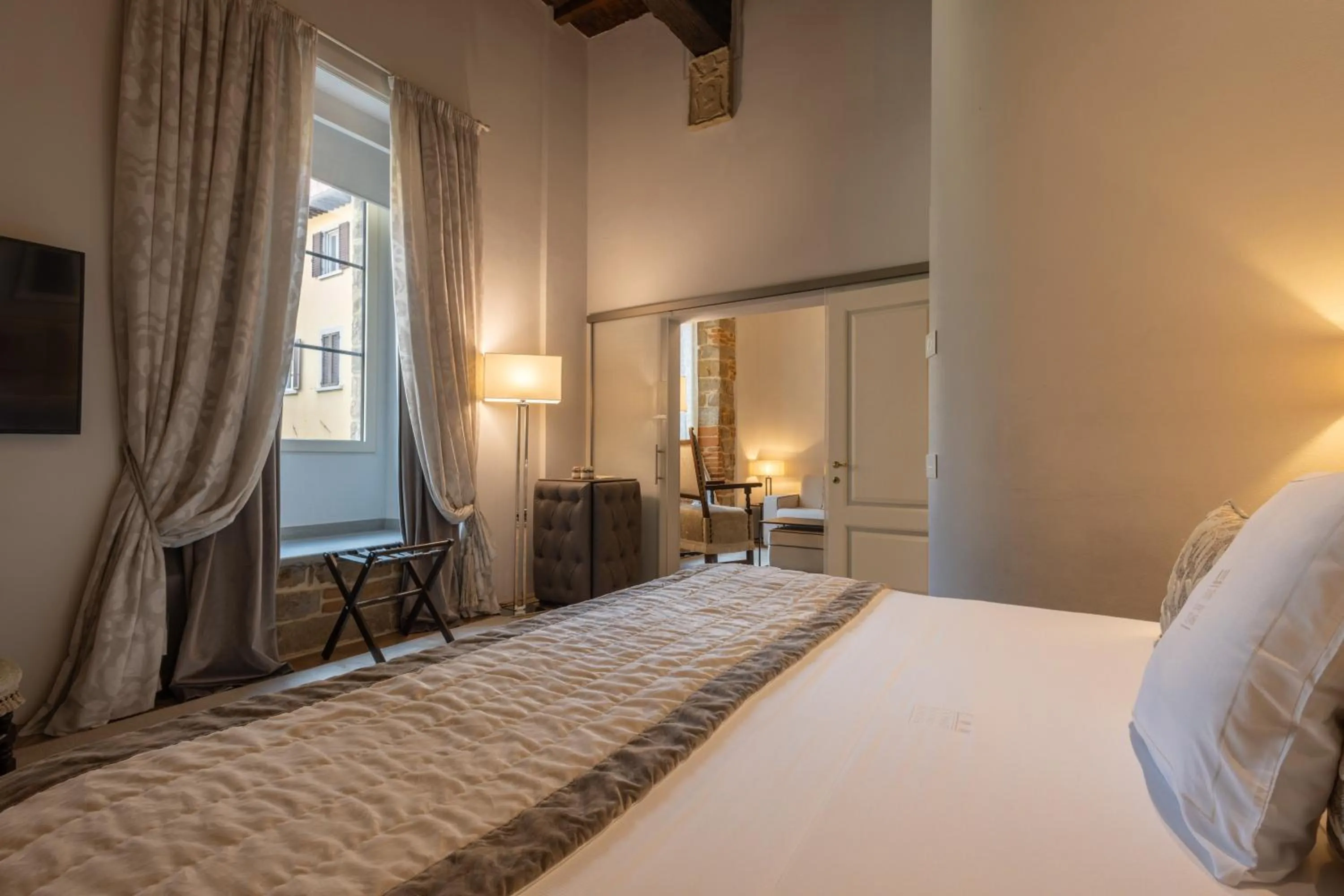 Bedroom, Bed in Donati Luxury Tower Suites