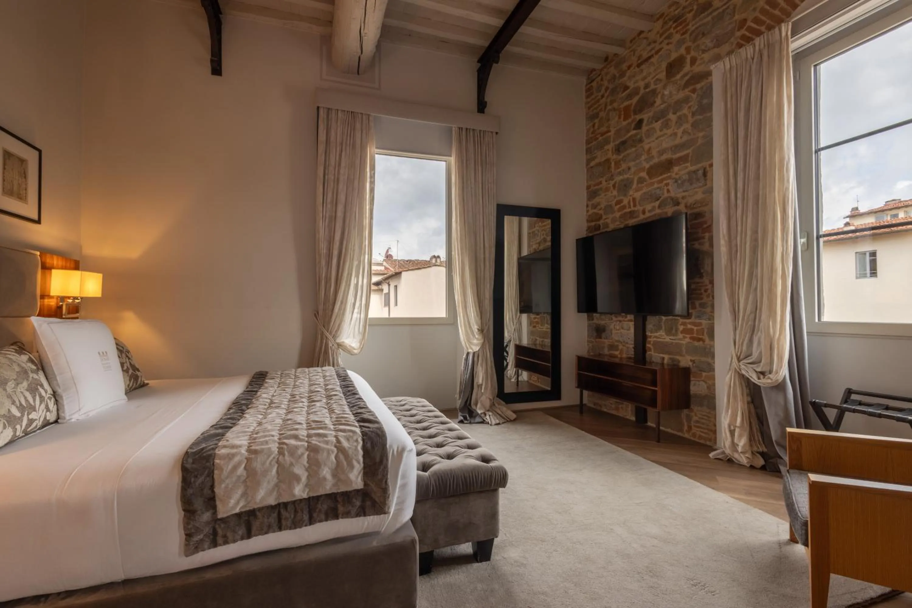 Bedroom, Bed in Donati Luxury Tower Suites