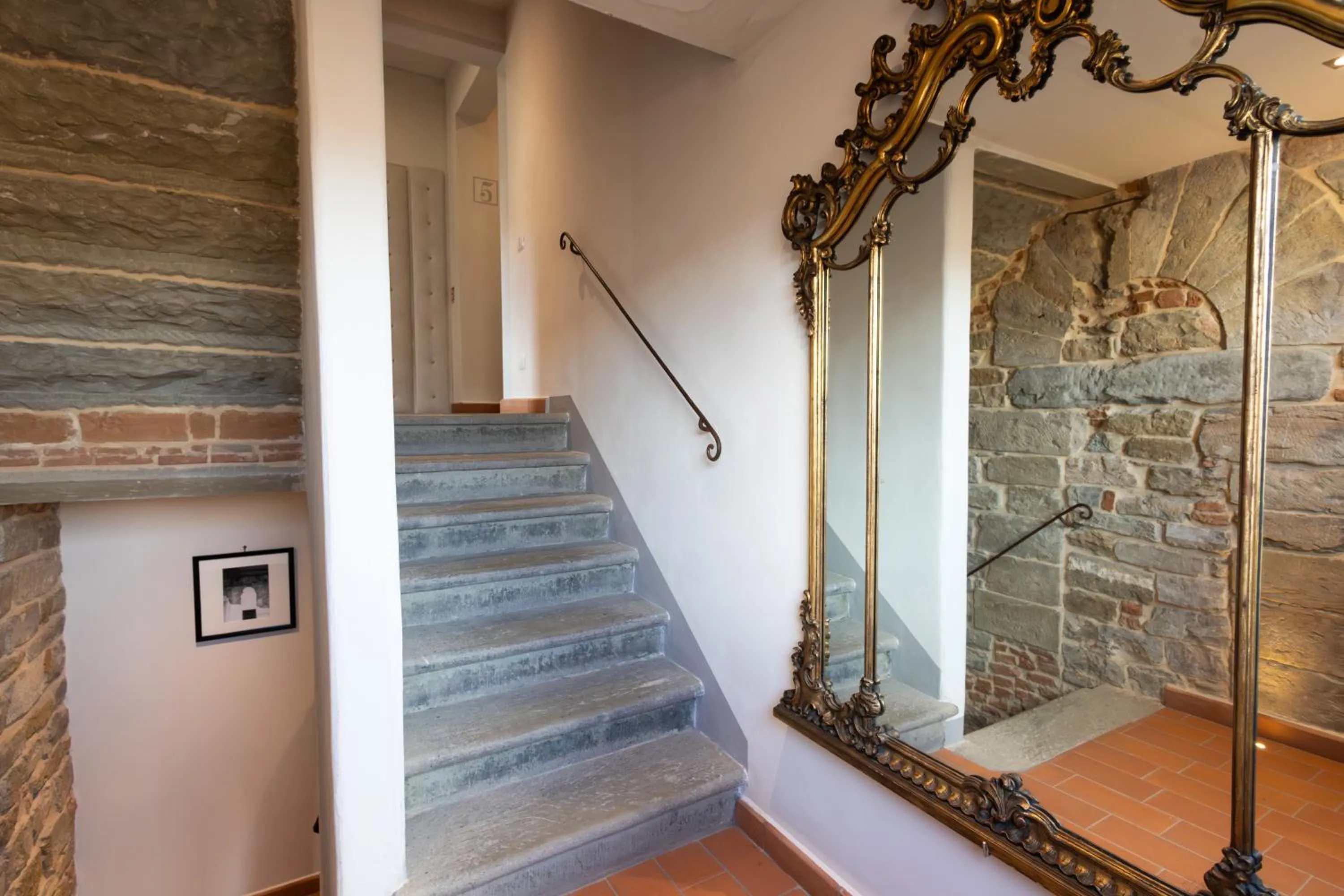 Decorative detail in Donati Luxury Tower Suites