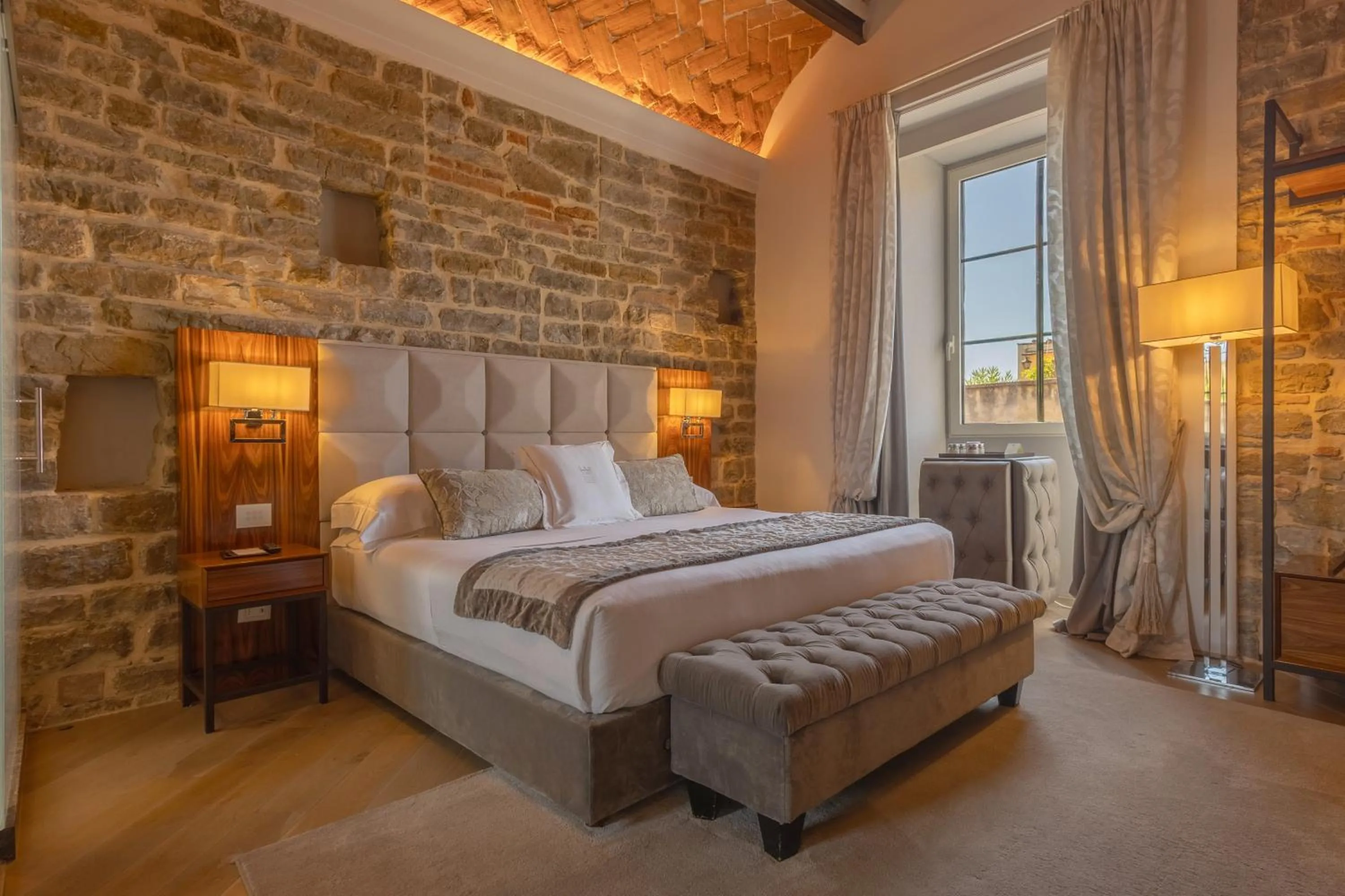 Bedroom, Bed in Donati Luxury Tower Suites