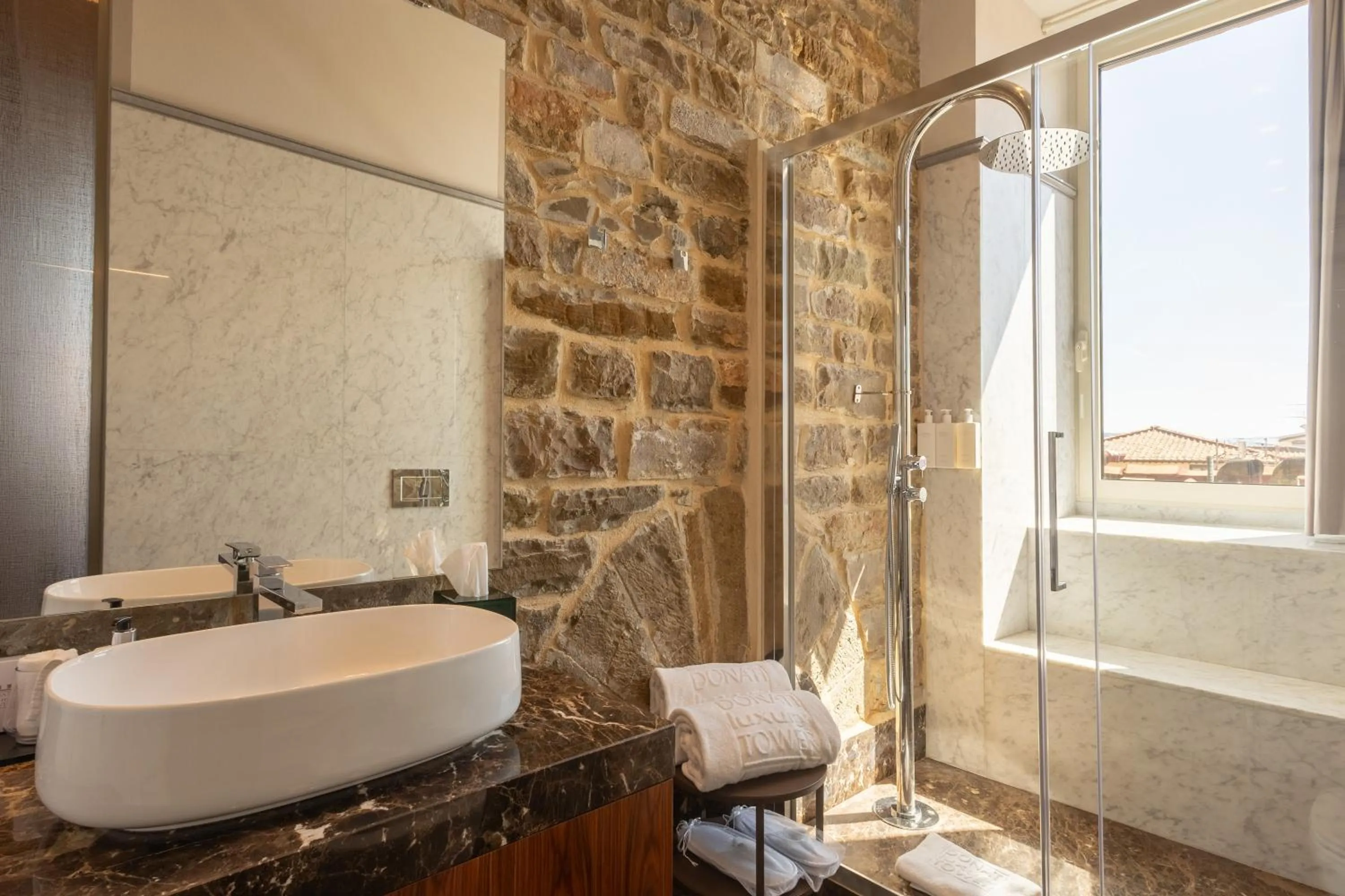 Shower in Donati Luxury Tower Suites