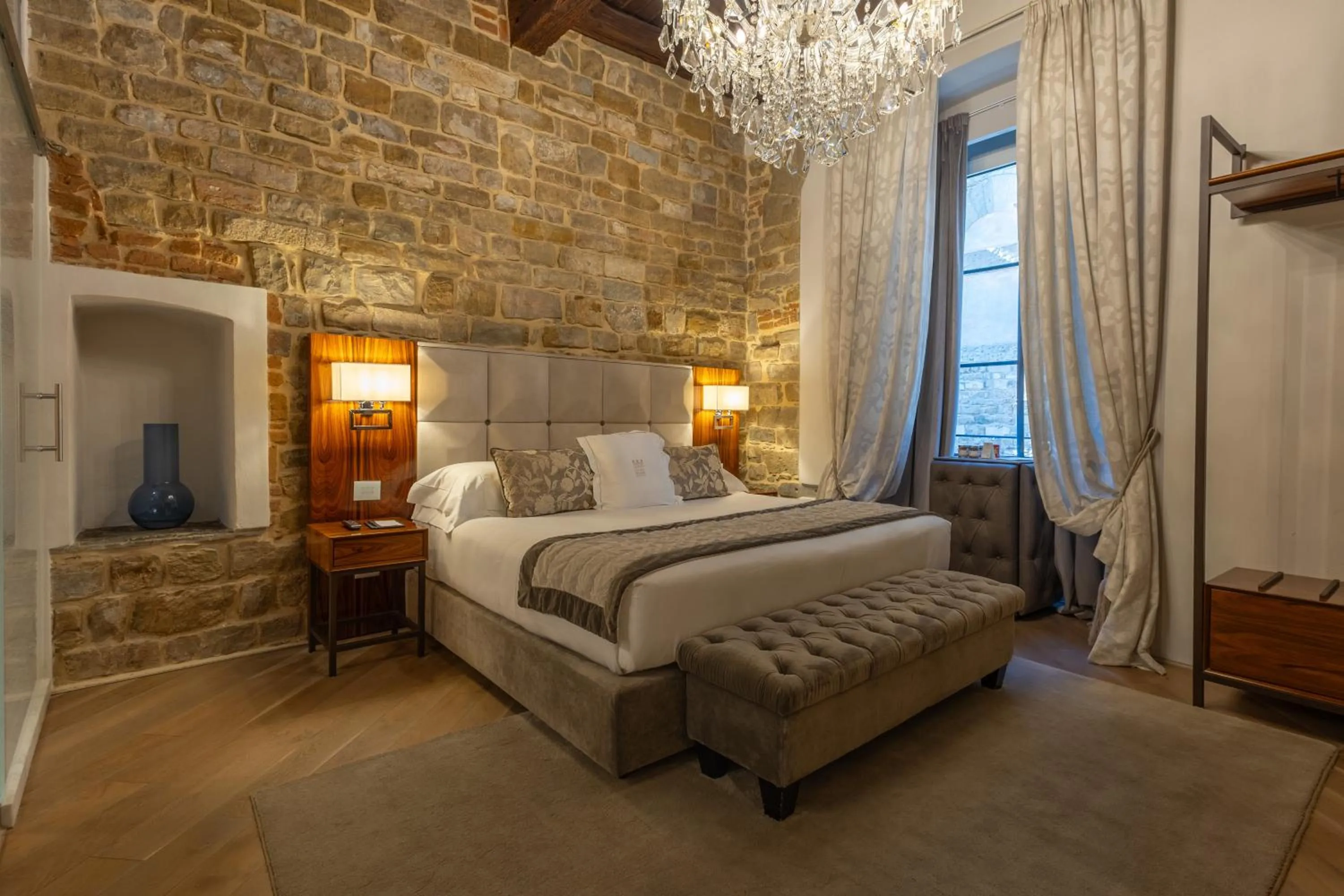 Bedroom, Bed in Donati Luxury Tower Suites