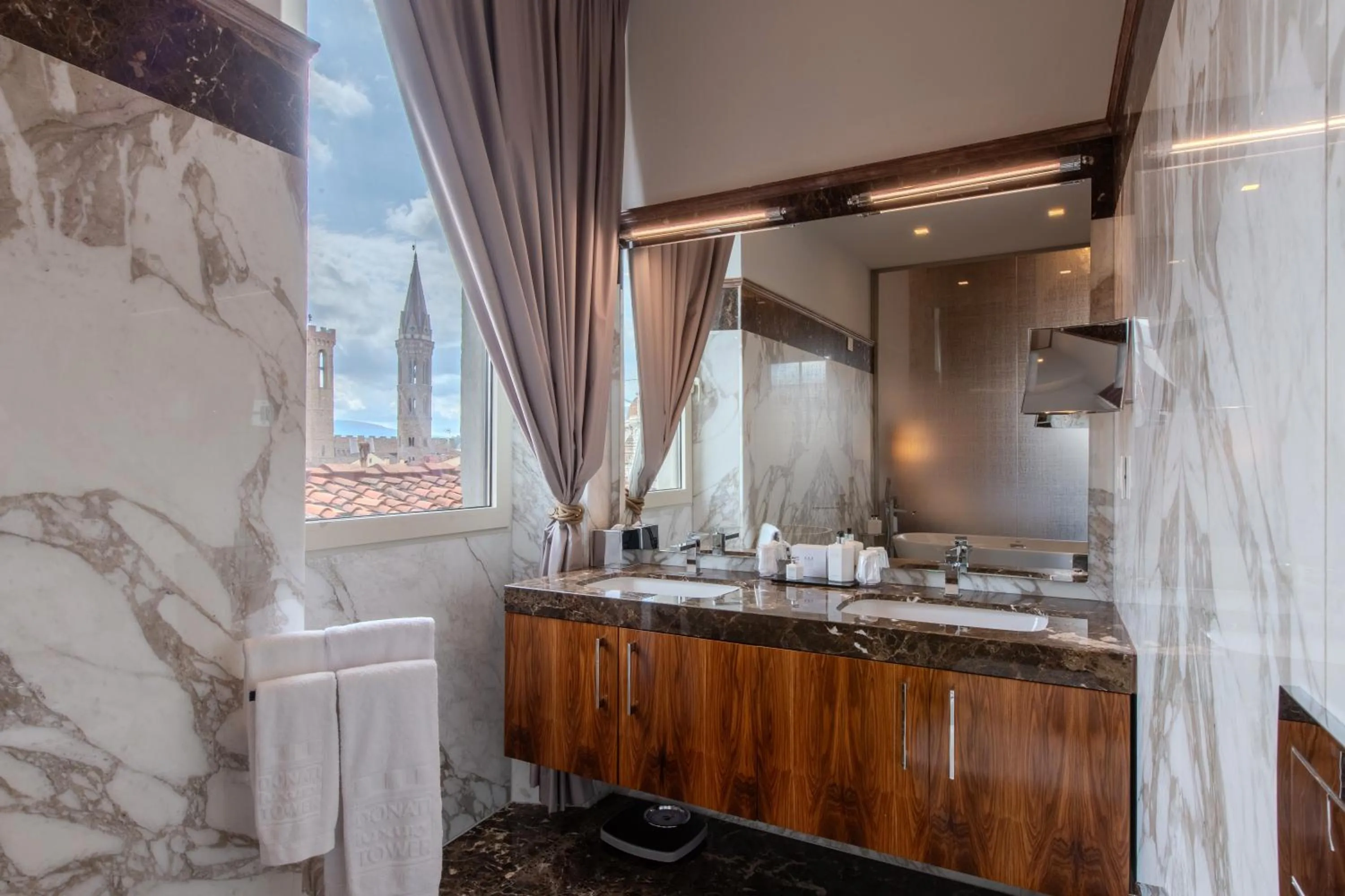 Bathroom in Donati Luxury Tower Suites