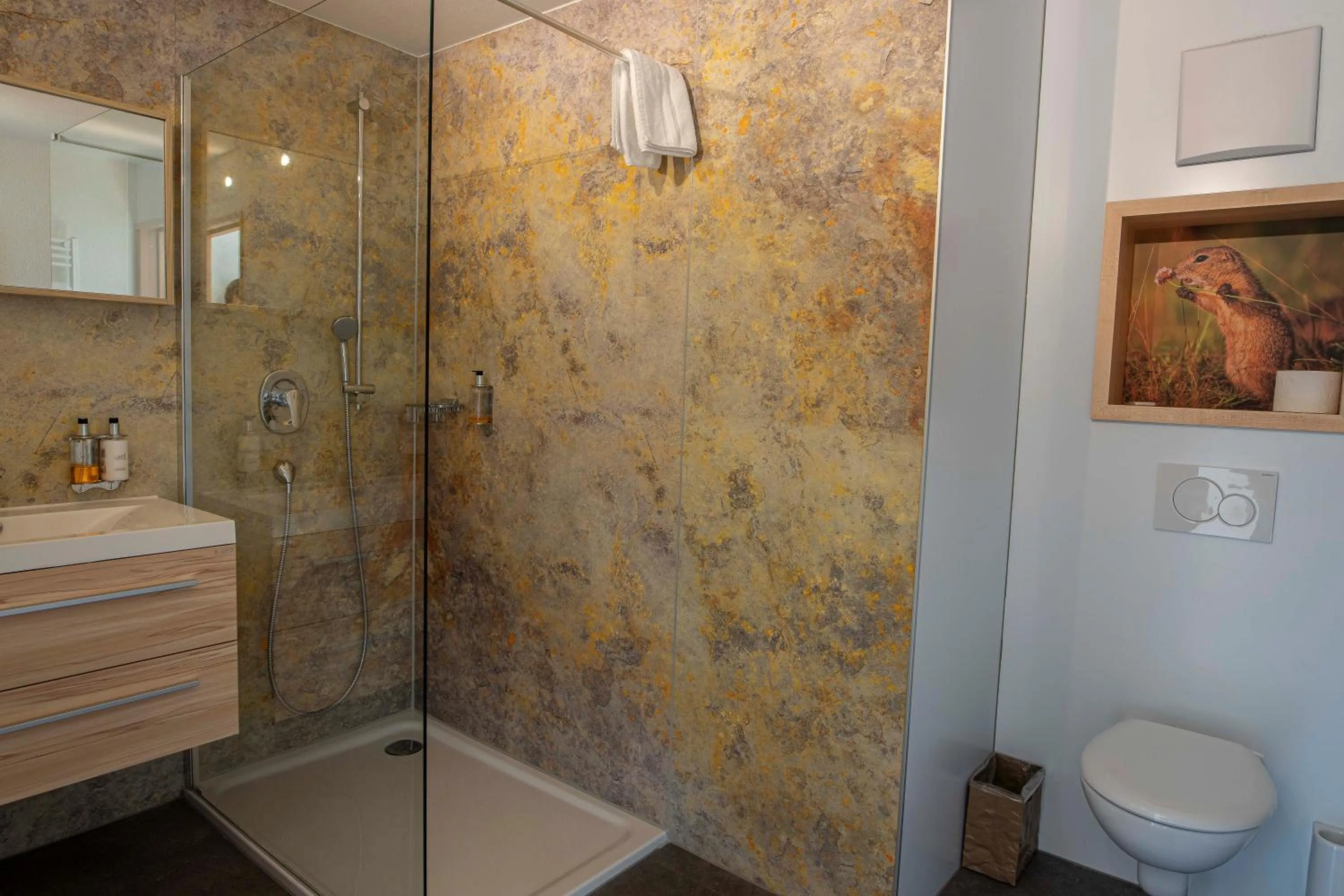 Toilet in Hotel Lucia - 3 Sterne Superior