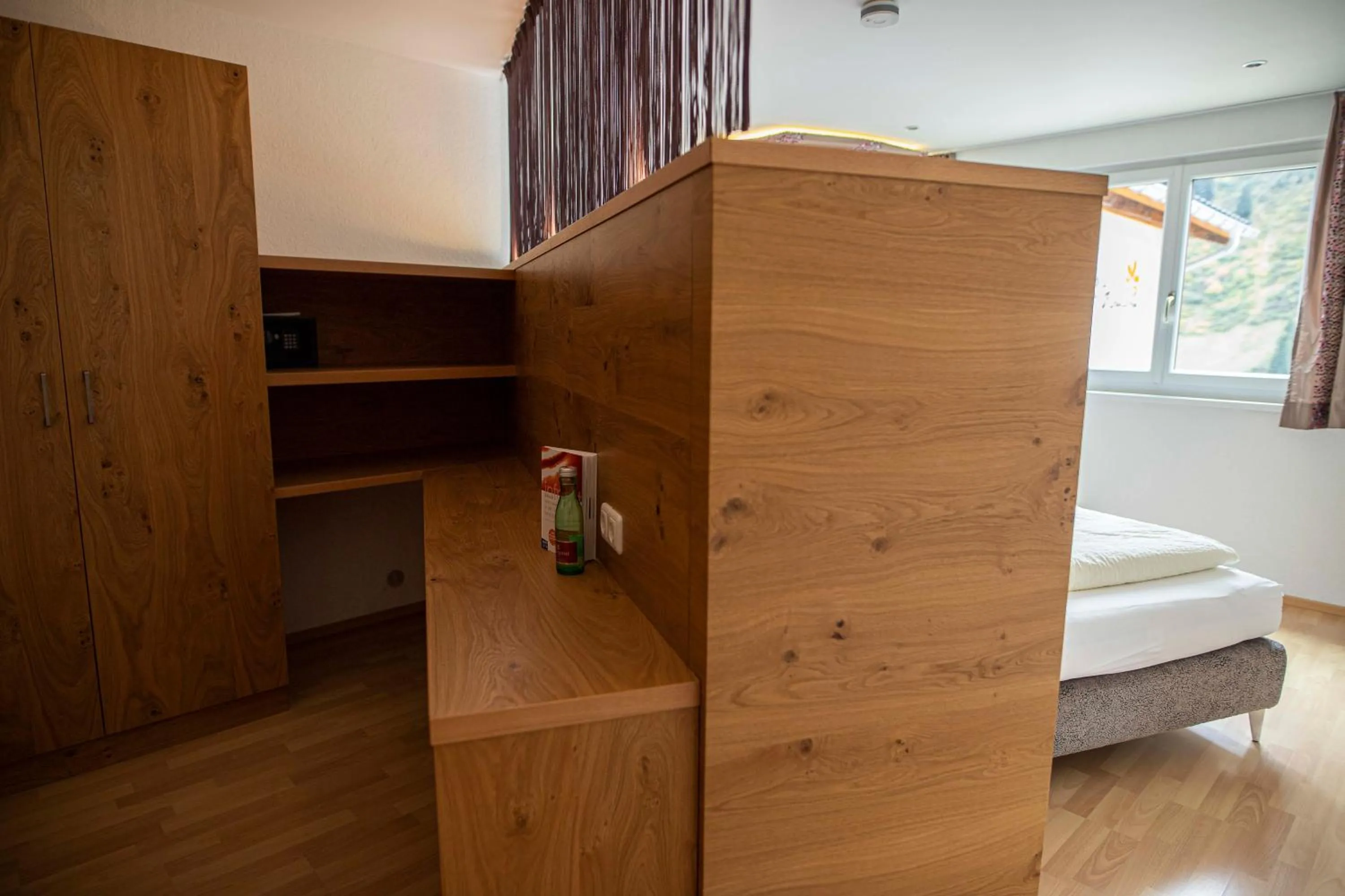 Decorative detail, Bed in Hotel Lucia - 3 Sterne Superior