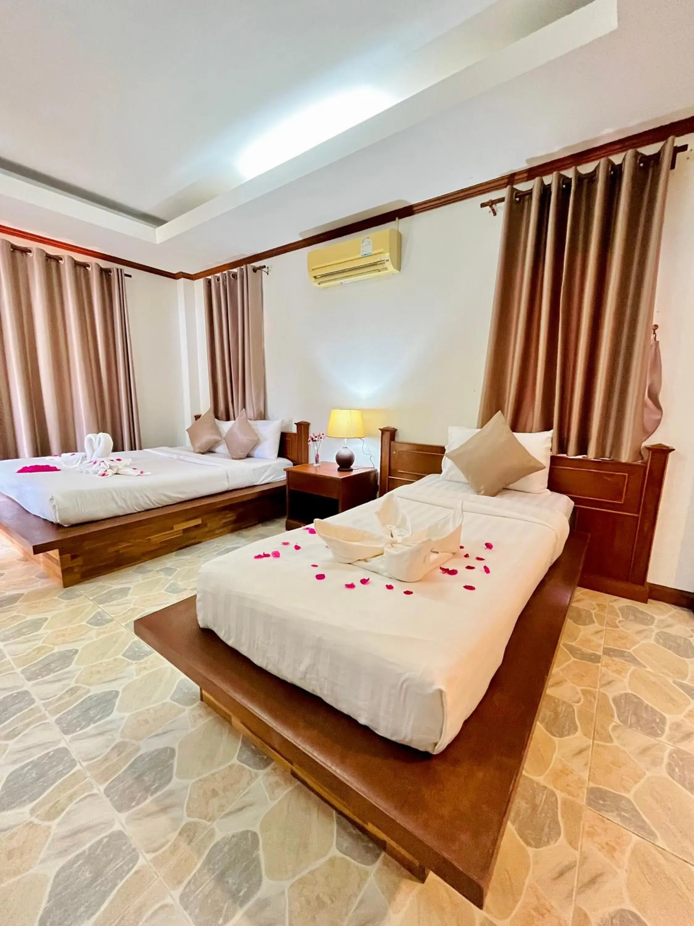 Twin Room with Balcony in Lanta Nature House Twin Room with Balcony in Lanta Nature House
