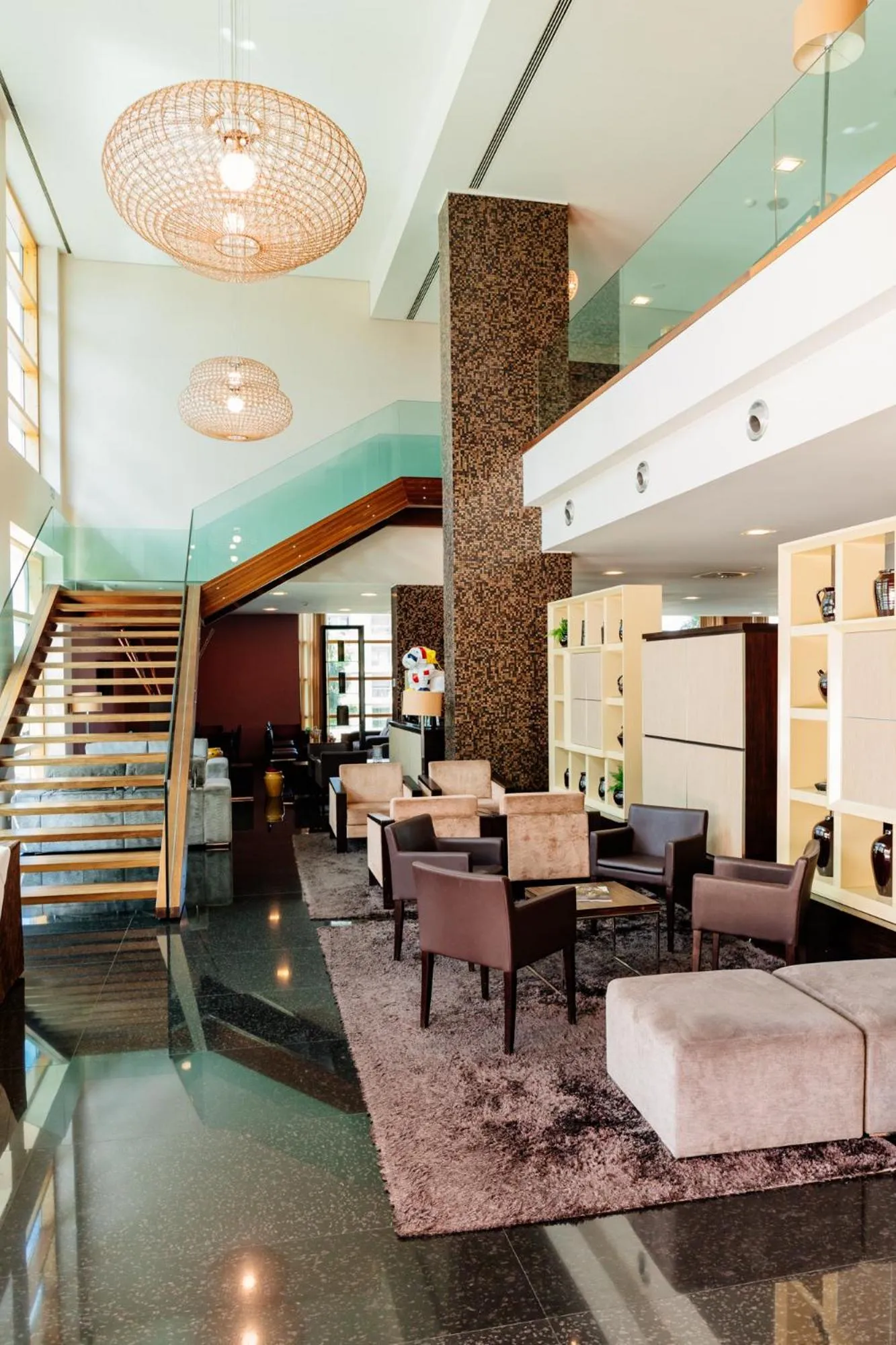 Lobby or reception in Axis Porto Business & Spa Hotel