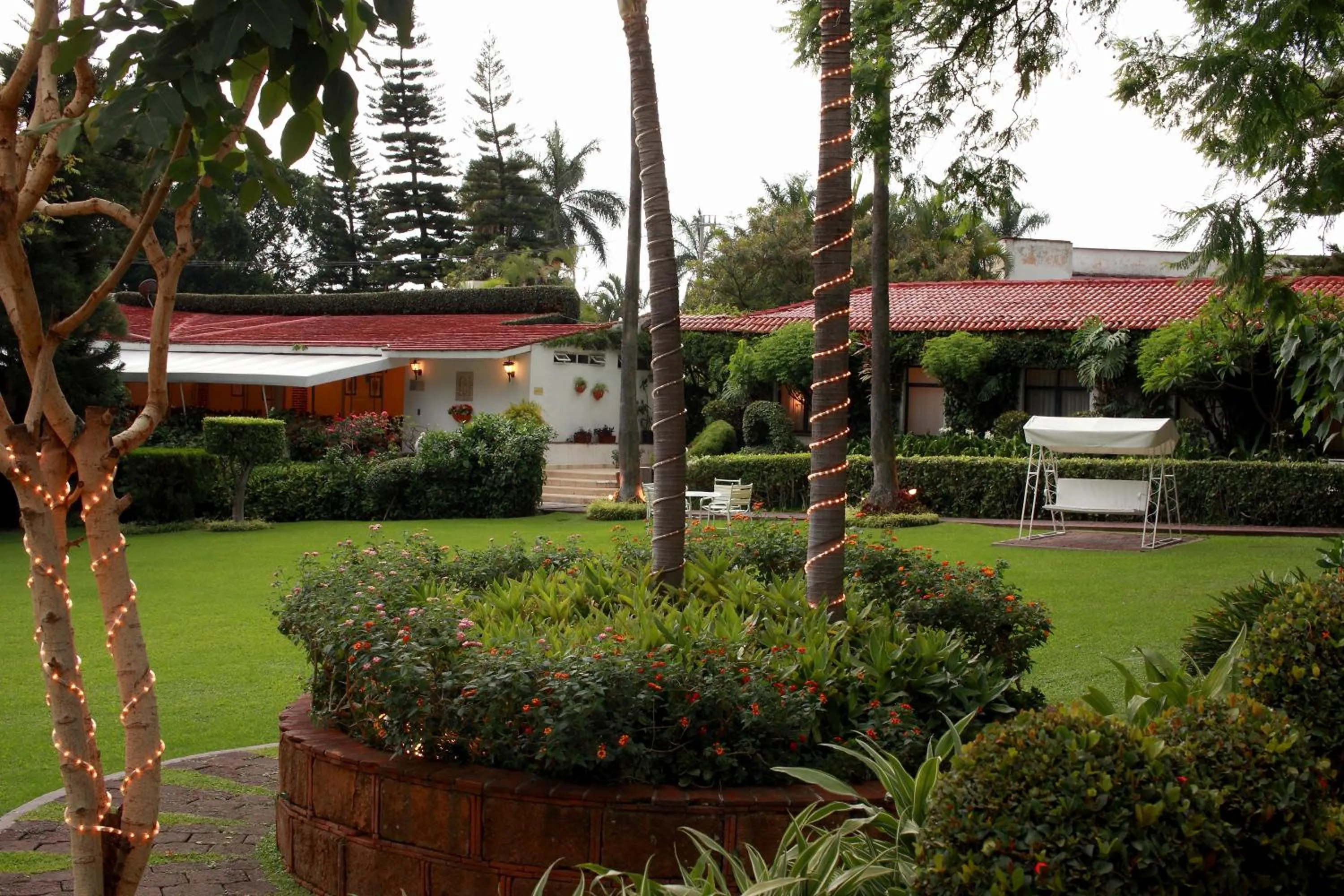 Property building in Hotel Posada Quinta Las Flores