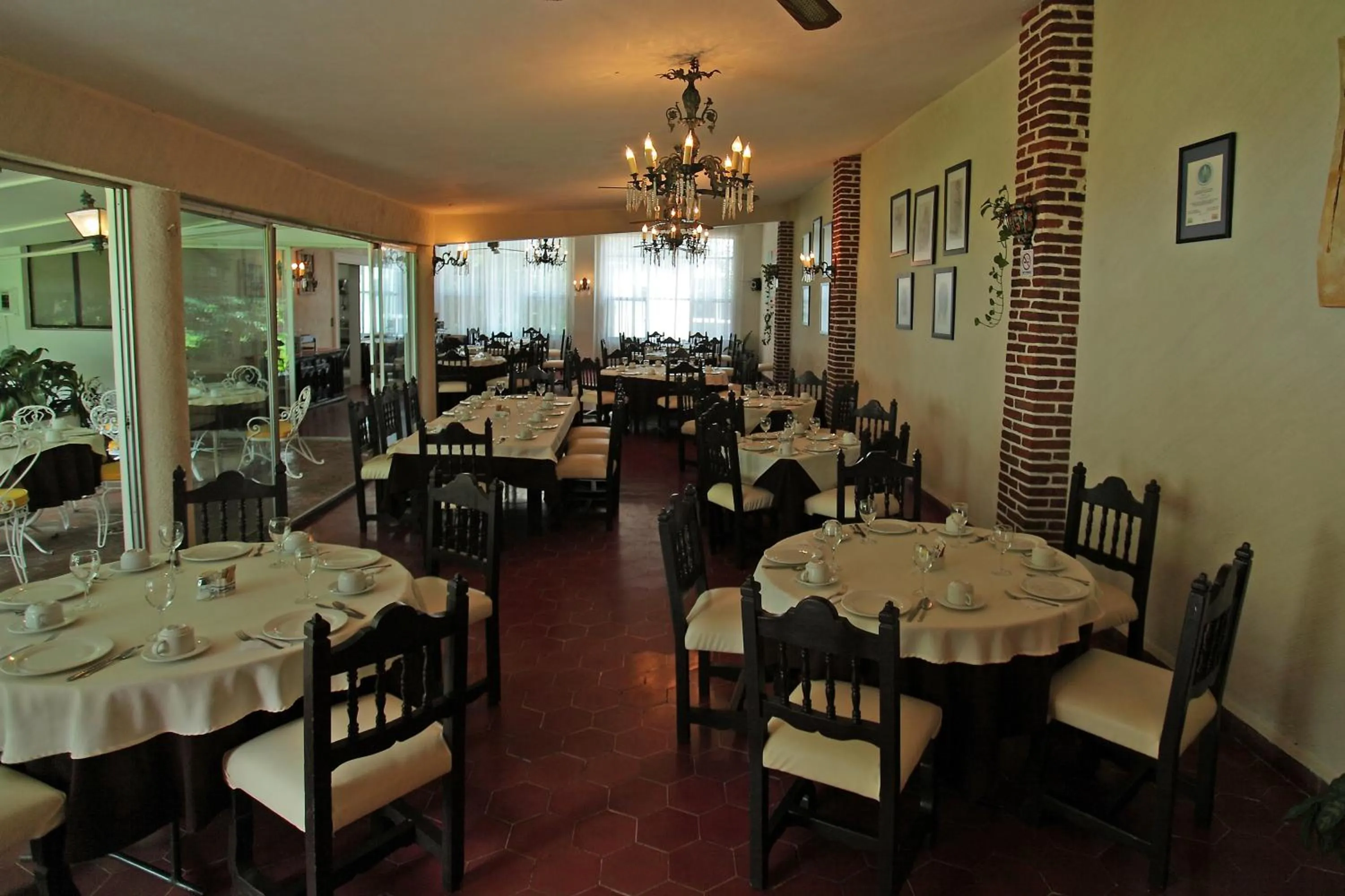 Restaurant/places to eat in Hotel Posada Quinta Las Flores