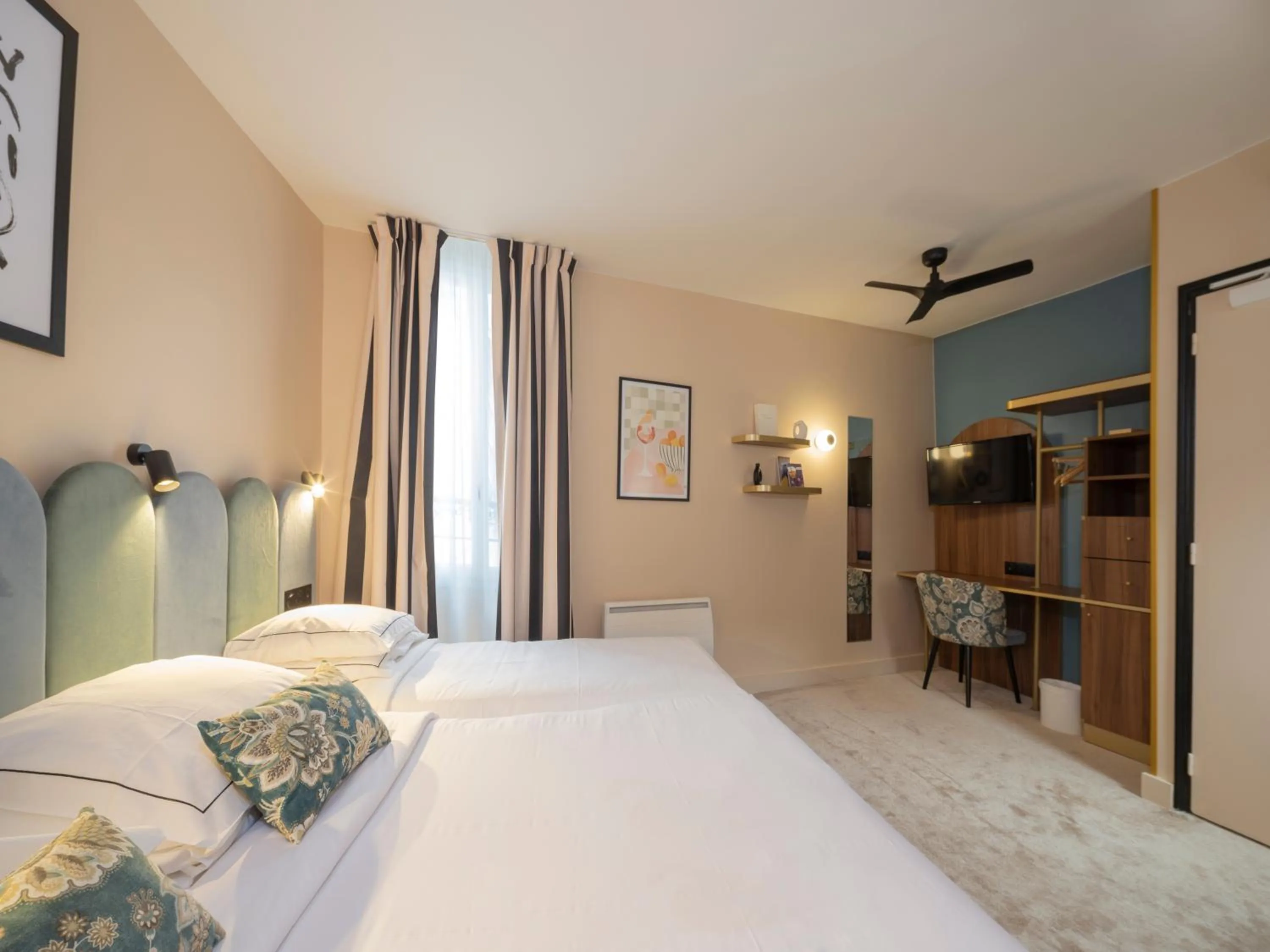 Bedroom, Bed in Hotel Boronali - Nouvellement rénové