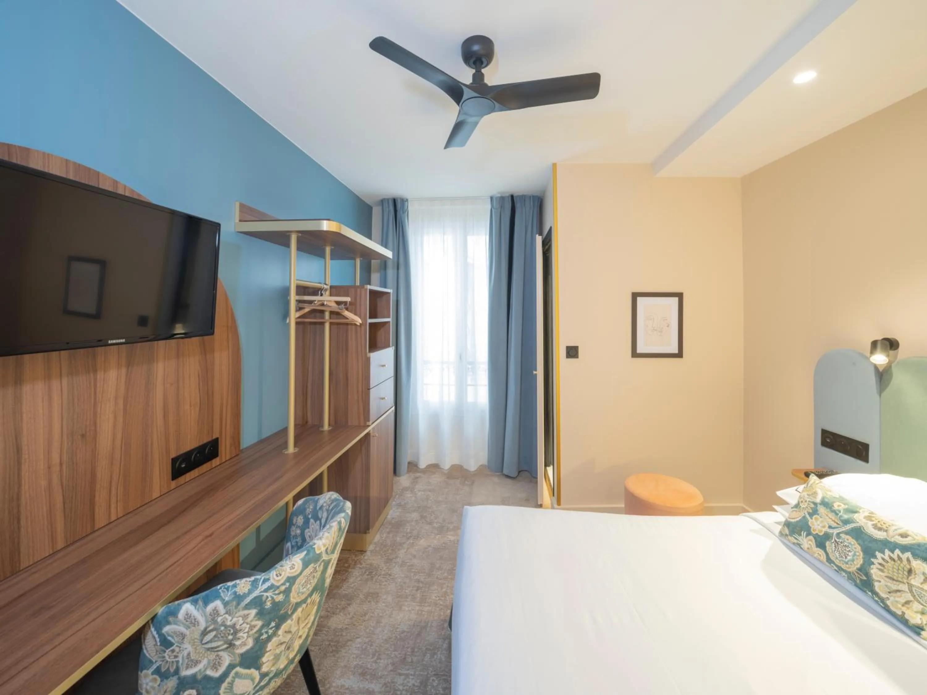 Bedroom, Bed in Hotel Boronali - Nouvellement rénové