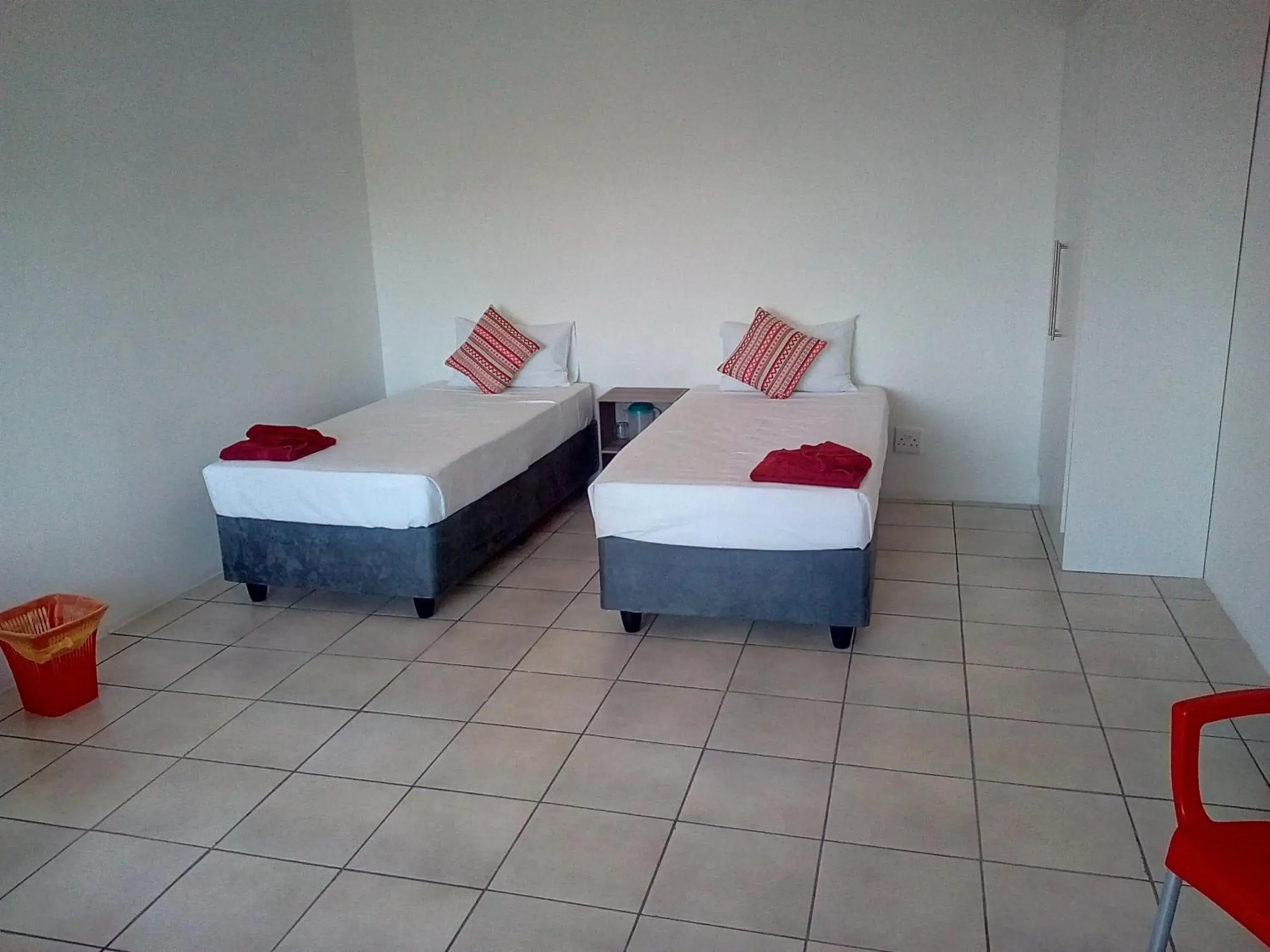 Deluxe Double or Twin Room - single occupancy in Hazyview Buffalo Game Lodge Deluxe Double or Twin Room - single occupancy in Hazyview Buffalo Game Lodge