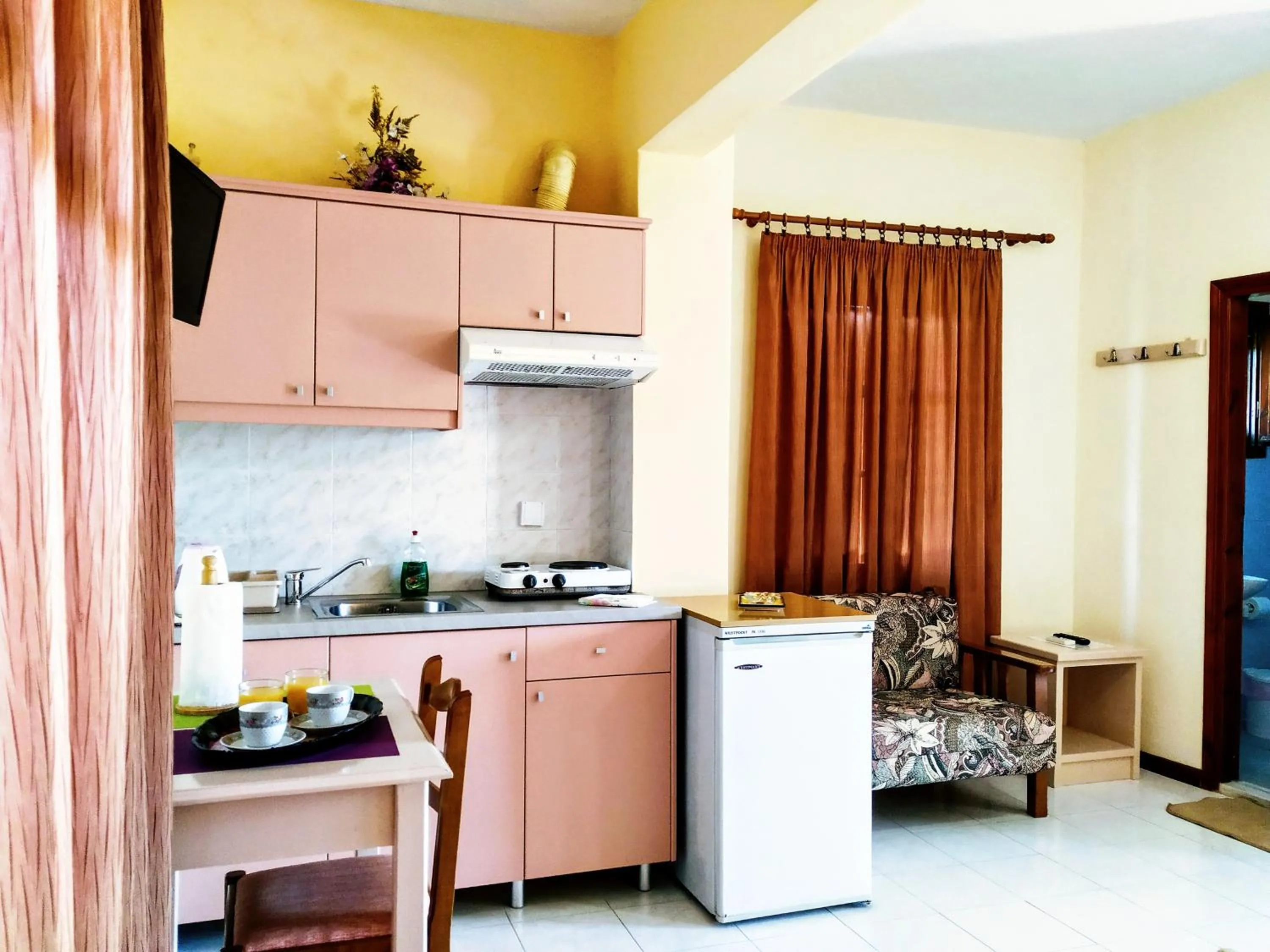 Kitchen or kitchenette in Studios Filippos