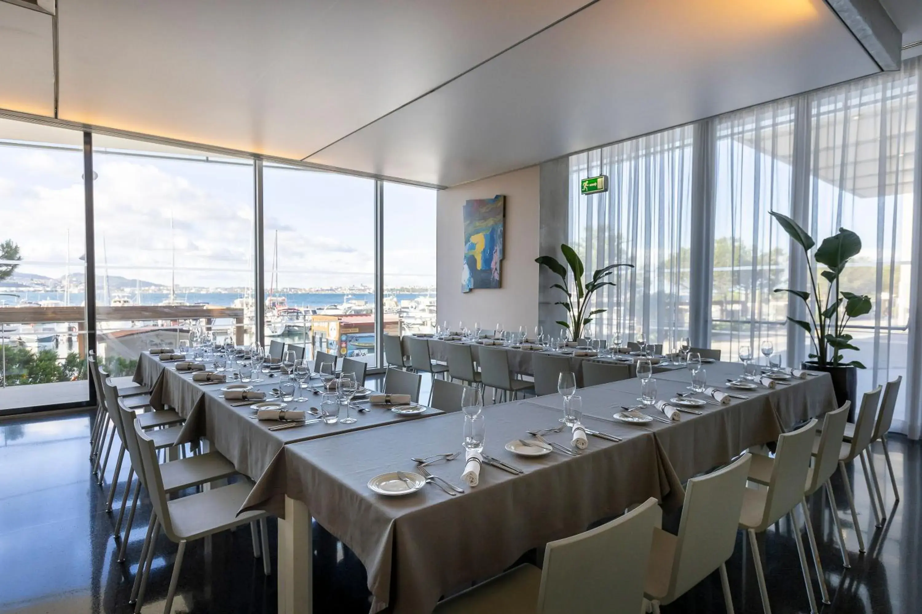 Restaurant/places to eat in Troia Design Hotel Restaurant/places to eat in Troia Design Hotel