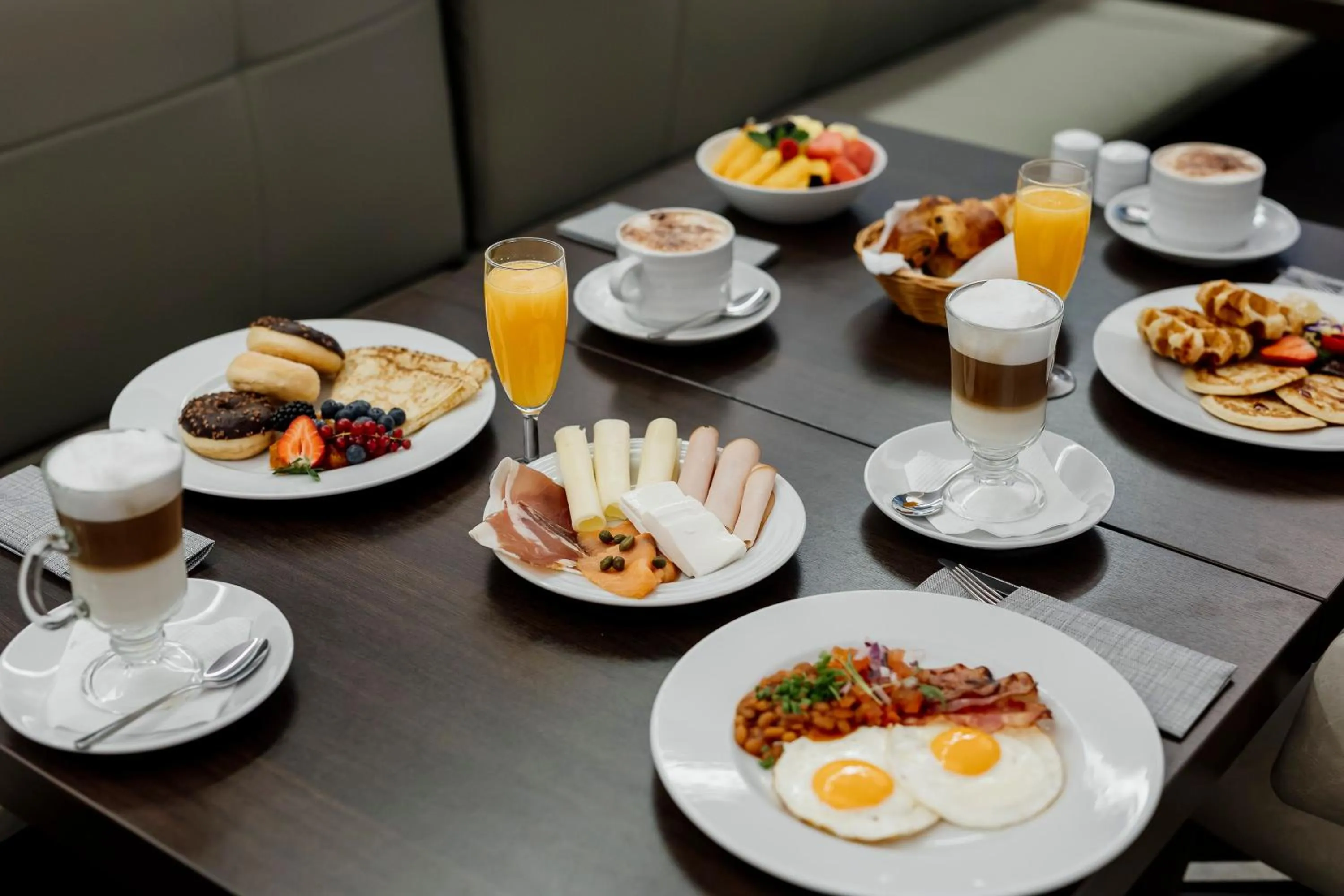 Breakfast in Troia Design Hotel