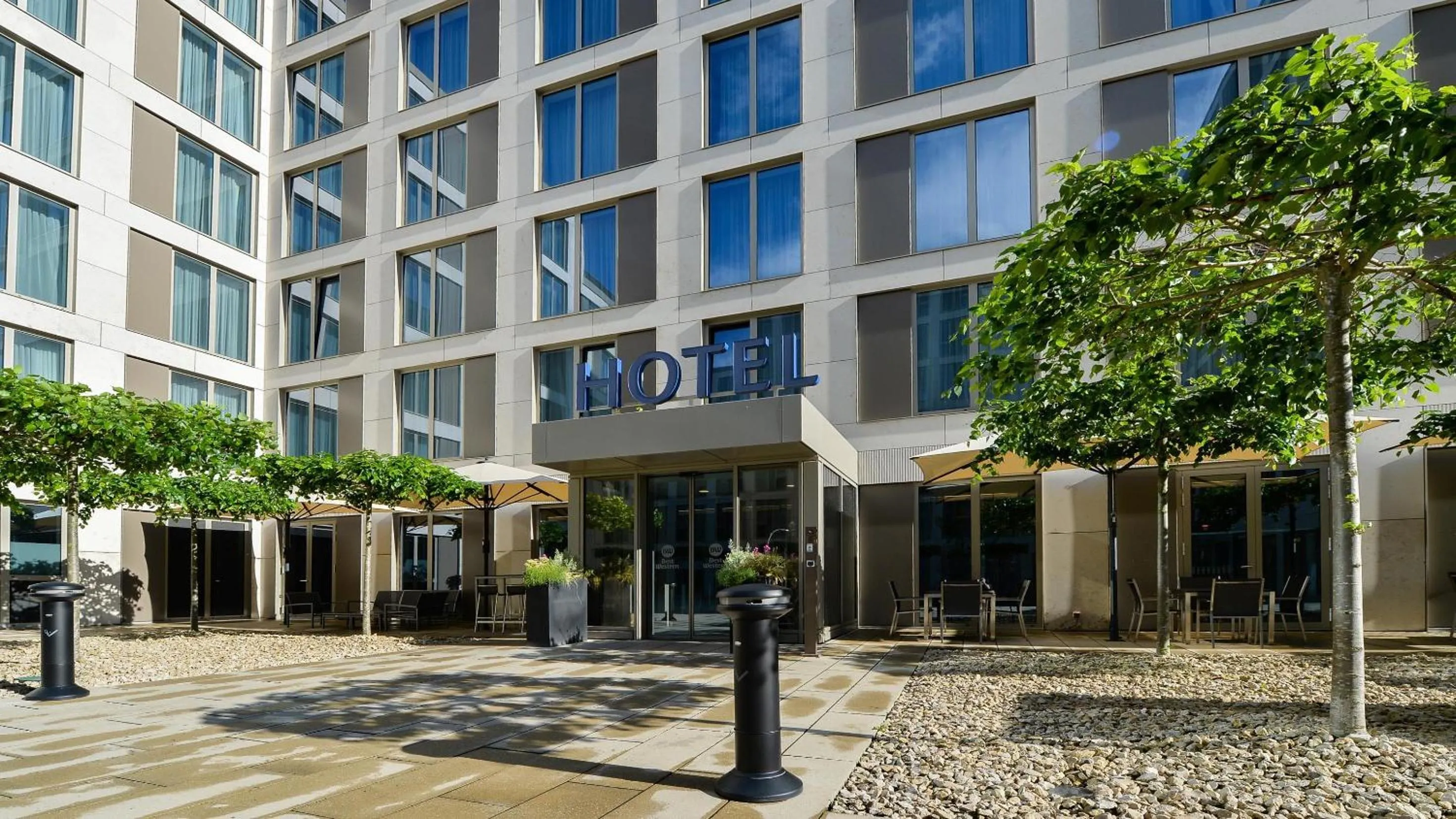 Property building in Best Western Hotel Wiesbaden