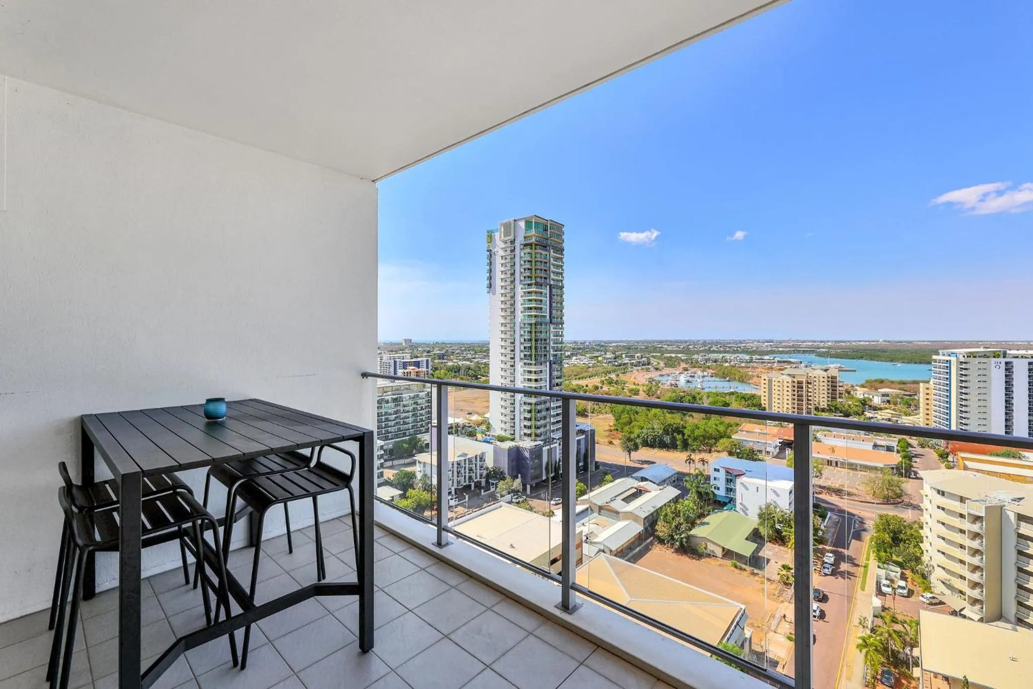 Darwin City Harbour views-Situated above the OAK Restaurant